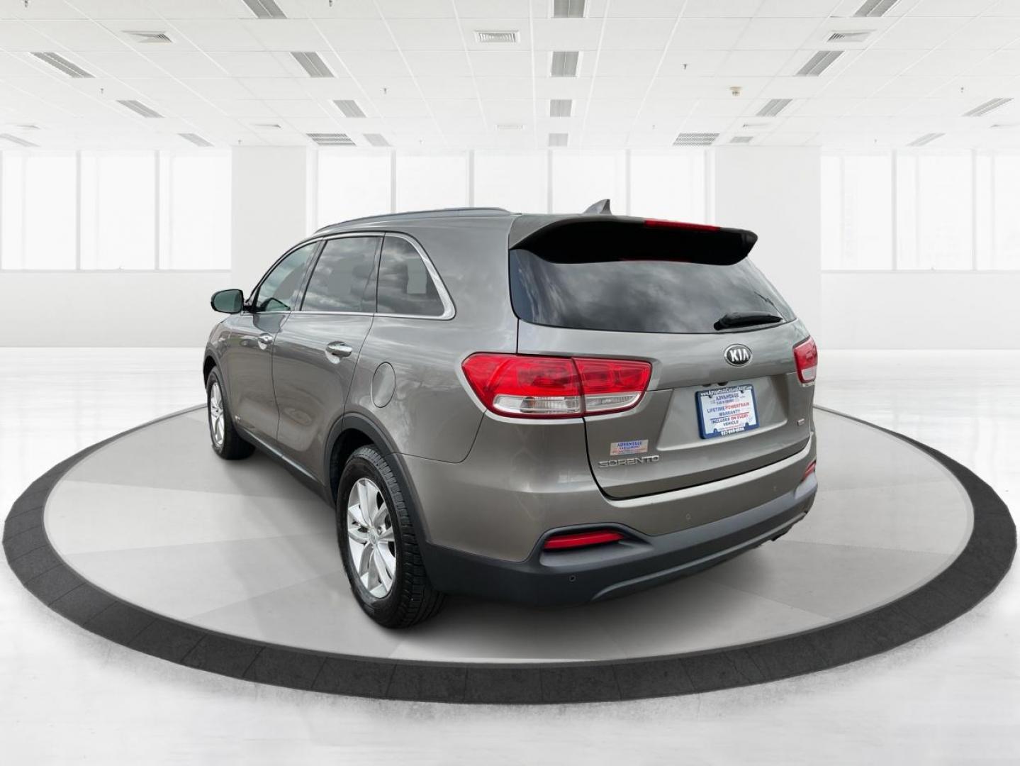 2016 Kia Sorento 2.4L LX (5XYPGDA32GG) with an 2.4L I-4 gasoline direct injection engine, located at 1184 Kauffman Ave, Fairborn, OH, 45324, (937) 908-9800, 39.807072, -84.030914 - Third Row - Photo#4