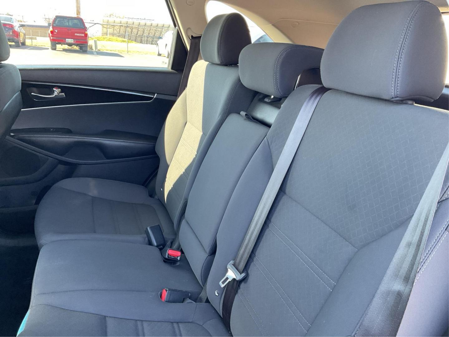 2016 Kia Sorento 2.4L LX (5XYPG4A34GG) with an 2.4L I-4 gasoline direct injection engine, located at 1230 East Main St, Xenia, OH, 45385, (937) 908-9800, 39.688026, -83.910172 - 2016 Kia Sorento 2.4L LX - Photo#9