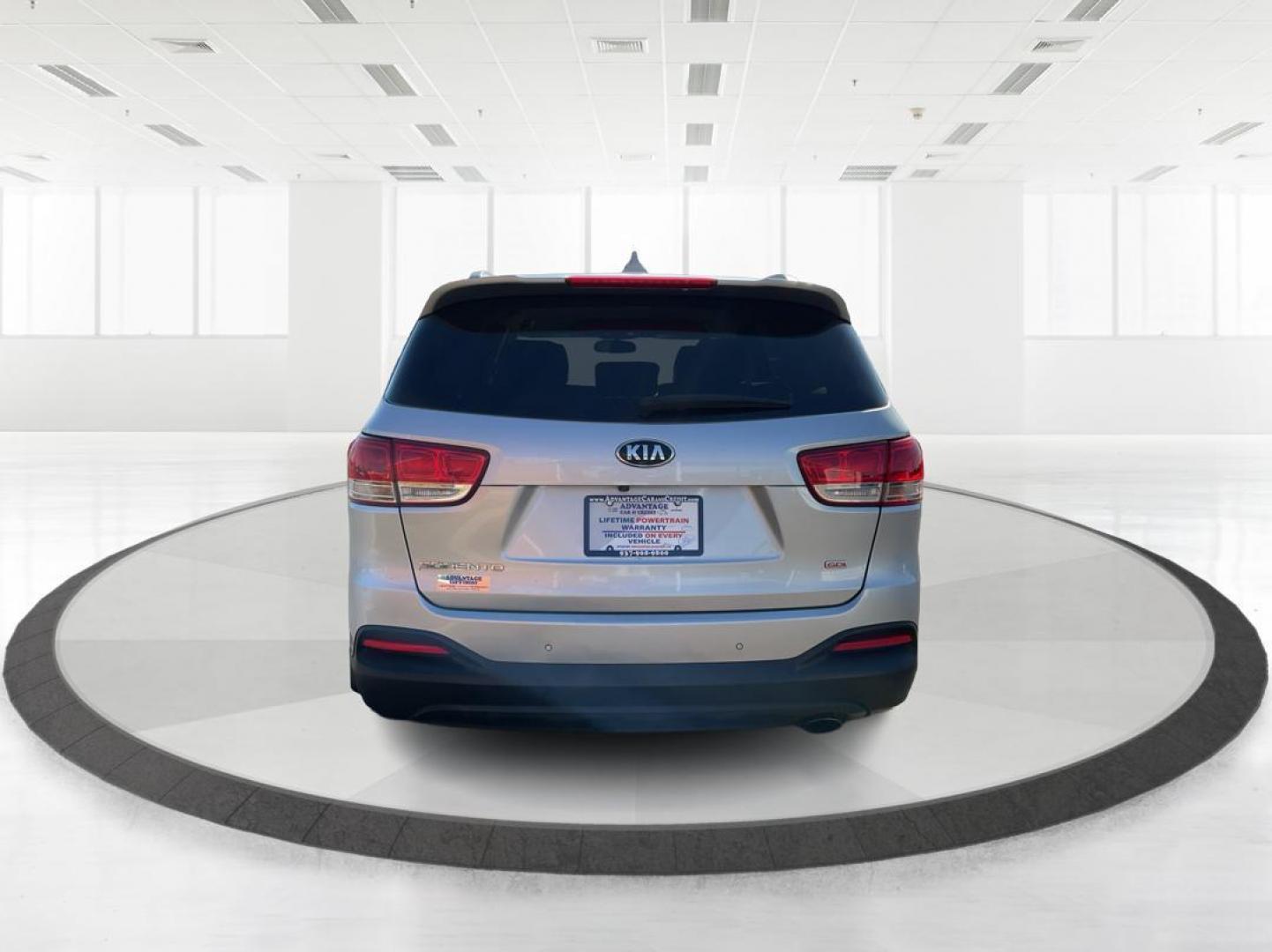 2016 Kia Sorento 2.4L LX (5XYPG4A34GG) with an 2.4L I-4 gasoline direct injection engine, located at 1230 East Main St, Xenia, OH, 45385, (937) 908-9800, 39.688026, -83.910172 - 2016 Kia Sorento 2.4L LX - Photo#3