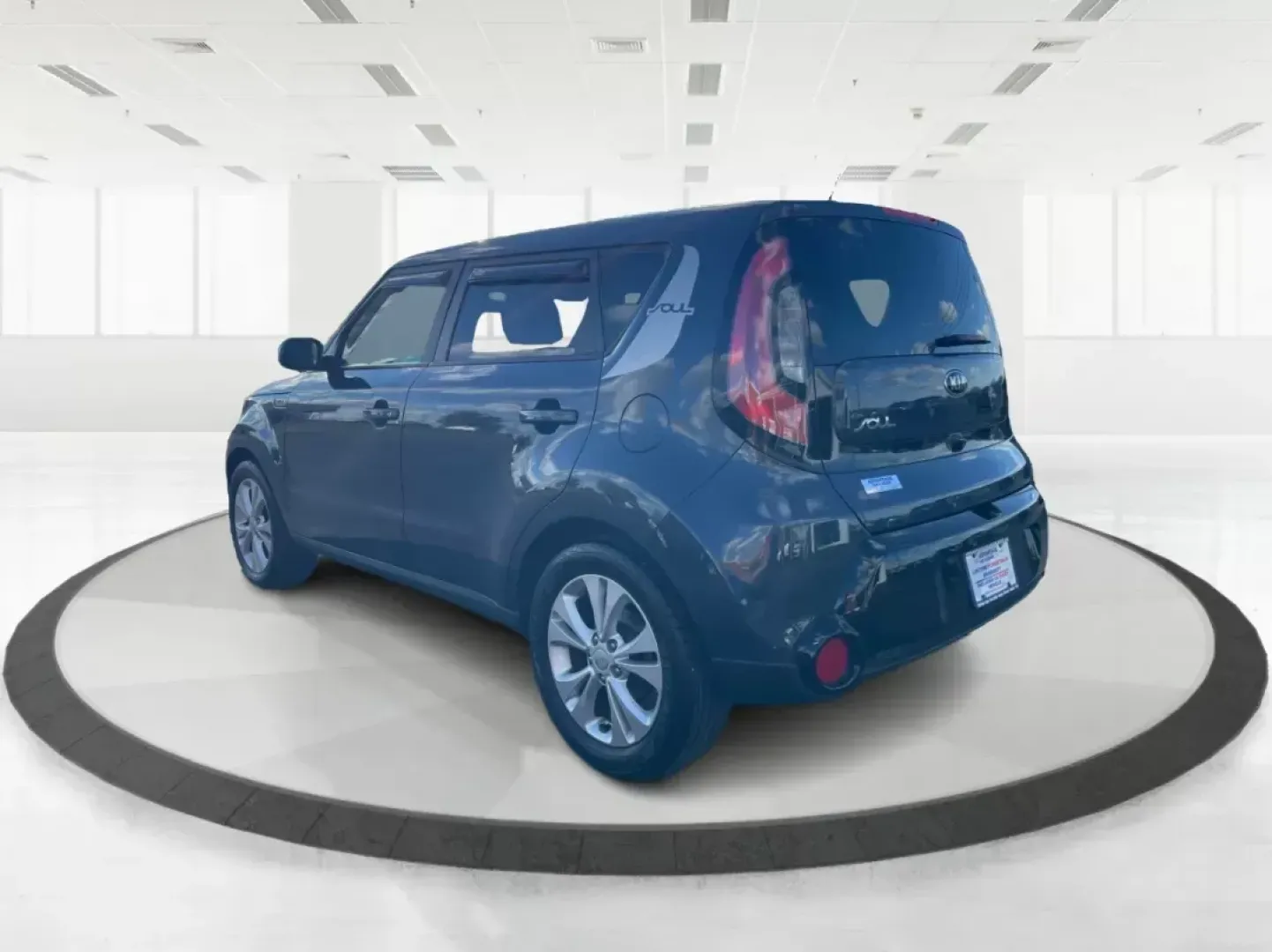 2016 Kia Soul + (KNDJP3A58G7) with an 2.0L L4 DOHC 16V engine, 6-Speed Automatic transmission, located at 880 E. National Road, Vandalia, OH, 45377, (937) 908-9800, 39.891918, -84.183594 - 2016 Kia Soul + - Photo#4