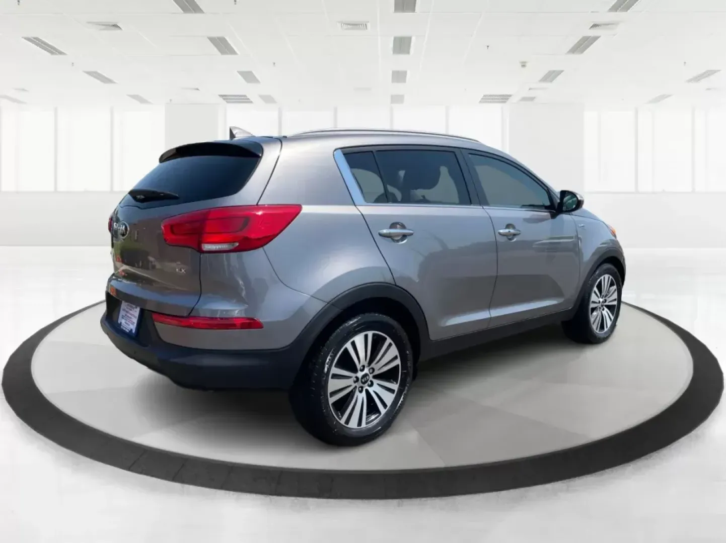 2016 Kia Sportage EX (KNDPCCAC7G7) with an Theta II 2.4L I-4 gasoline direct injection engine, located at 1230 East Main St, Xenia, OH, 45385, (937) 908-9800, 39.688026, -83.910172 - ### Elevate Your Adventures with the 2016 Kia Sportage EX<br /> <br /> Are you ready to enhance your daily commute or embark on weekend adventures with family and friends? The 2016 Kia Sportage EX is your perfect partner, blending style, comfort, and practicality into one amazing crossover SUV. Idea - Photo#2