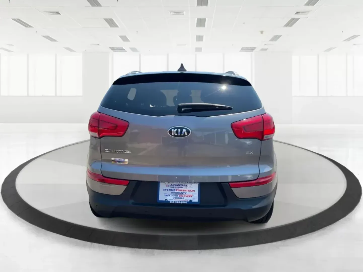 2016 Kia Sportage EX (KNDPCCAC7G7) with an Theta II 2.4L I-4 gasoline direct injection engine, located at 1230 East Main St, Xenia, OH, 45385, (937) 908-9800, 39.688026, -83.910172 - ### Elevate Your Adventures with the 2016 Kia Sportage EX<br /> <br /> Are you ready to enhance your daily commute or embark on weekend adventures with family and friends? The 2016 Kia Sportage EX is your perfect partner, blending style, comfort, and practicality into one amazing crossover SUV. Idea - Photo#3