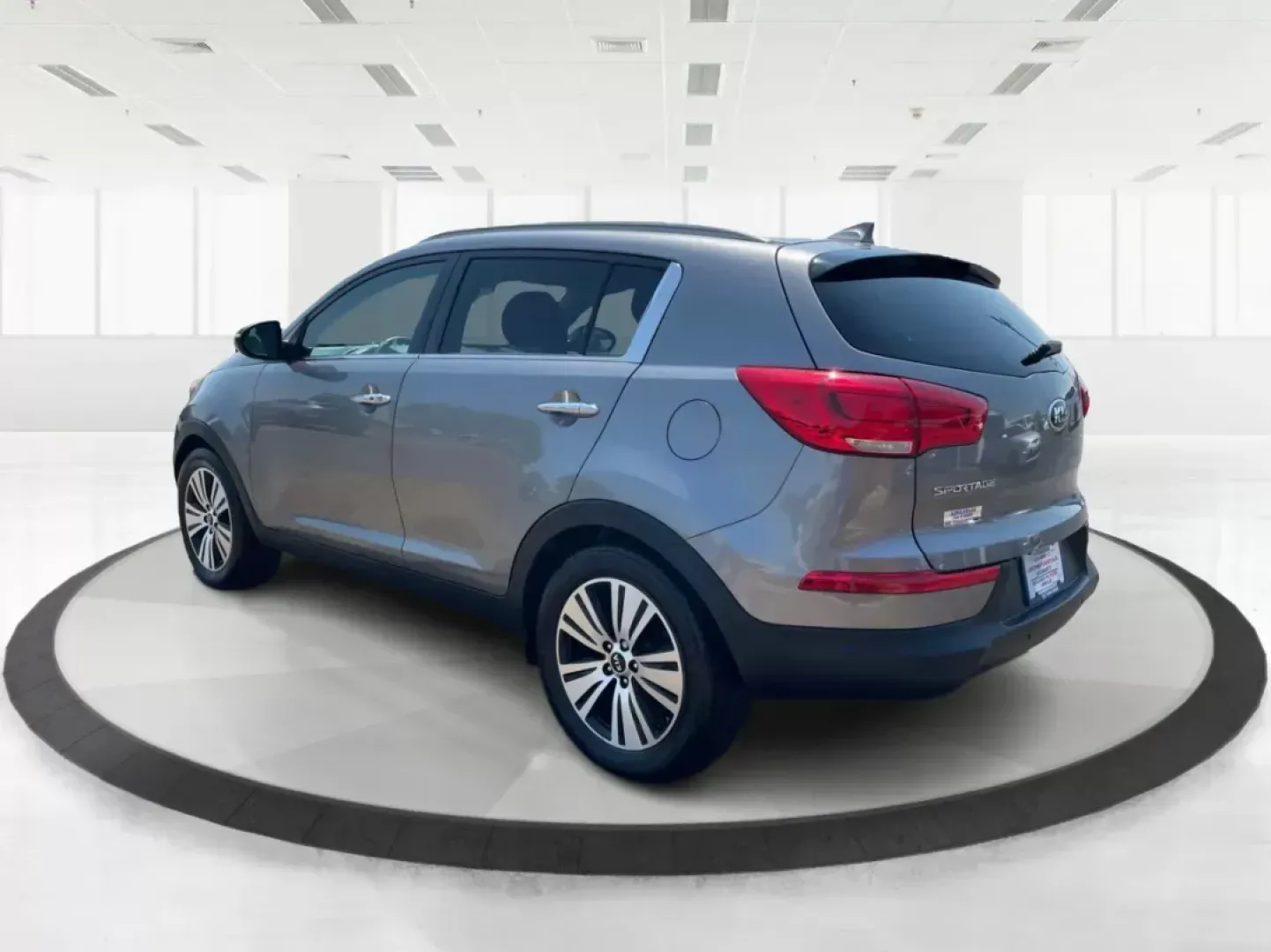 2016 Kia Sportage EX (KNDPCCAC7G7) with an Theta II 2.4L I-4 gasoline direct injection engine, located at 1230 East Main St, Xenia, OH, 45385, (937) 908-9800, 39.688026, -83.910172 - ### Elevate Your Adventures with the 2016 Kia Sportage EX<br /> <br /> Are you ready to enhance your daily commute or embark on weekend adventures with family and friends? The 2016 Kia Sportage EX is your perfect partner, blending style, comfort, and practicality into one amazing crossover SUV. Idea - Photo#4
