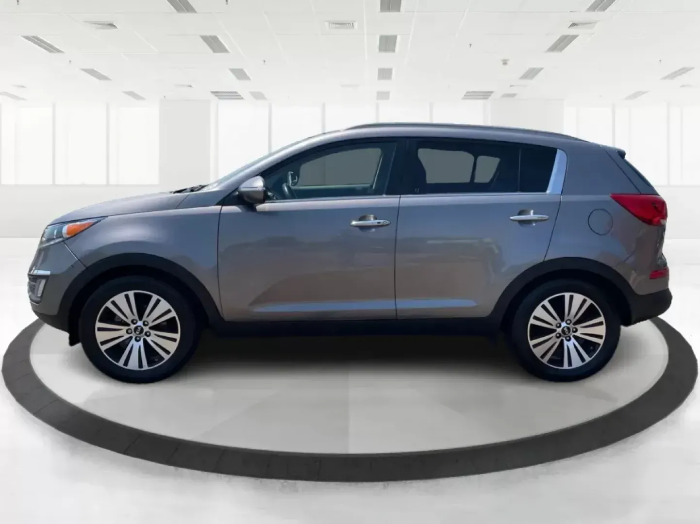 2016 Kia Sportage EX (KNDPCCAC7G7) with an Theta II 2.4L I-4 gasoline direct injection engine, located at 1230 East Main St, Xenia, OH, 45385, (937) 908-9800, 39.688026, -83.910172 - ### Elevate Your Adventures with the 2016 Kia Sportage EX<br /> <br /> Are you ready to enhance your daily commute or embark on weekend adventures with family and friends? The 2016 Kia Sportage EX is your perfect partner, blending style, comfort, and practicality into one amazing crossover SUV. Idea - Photo#5