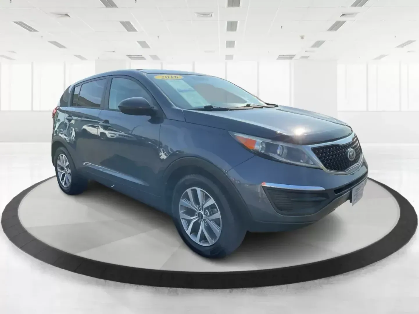 2016 Kia Sportage LX (KNDPB3AC1G7) with an Theta II 2.4L I-4 gasoline direct injection engine, located at 1951 S Dayton Lakeview Rd., New Carlisle, OH, 45344, (937) 908-9800, 39.890999, -84.050255 - **2020 Kia Sportage LX: Your Perfect Companion for Family Adventures!**<br /> <br /> Are you ready to elevate your family outings or weekend getaways? Look no further than this stunning 2016 Kia Sportage LX, available now at Advantage Car and Credit in Fairborn, OH. This versatile crossover, with it - Photo#0
