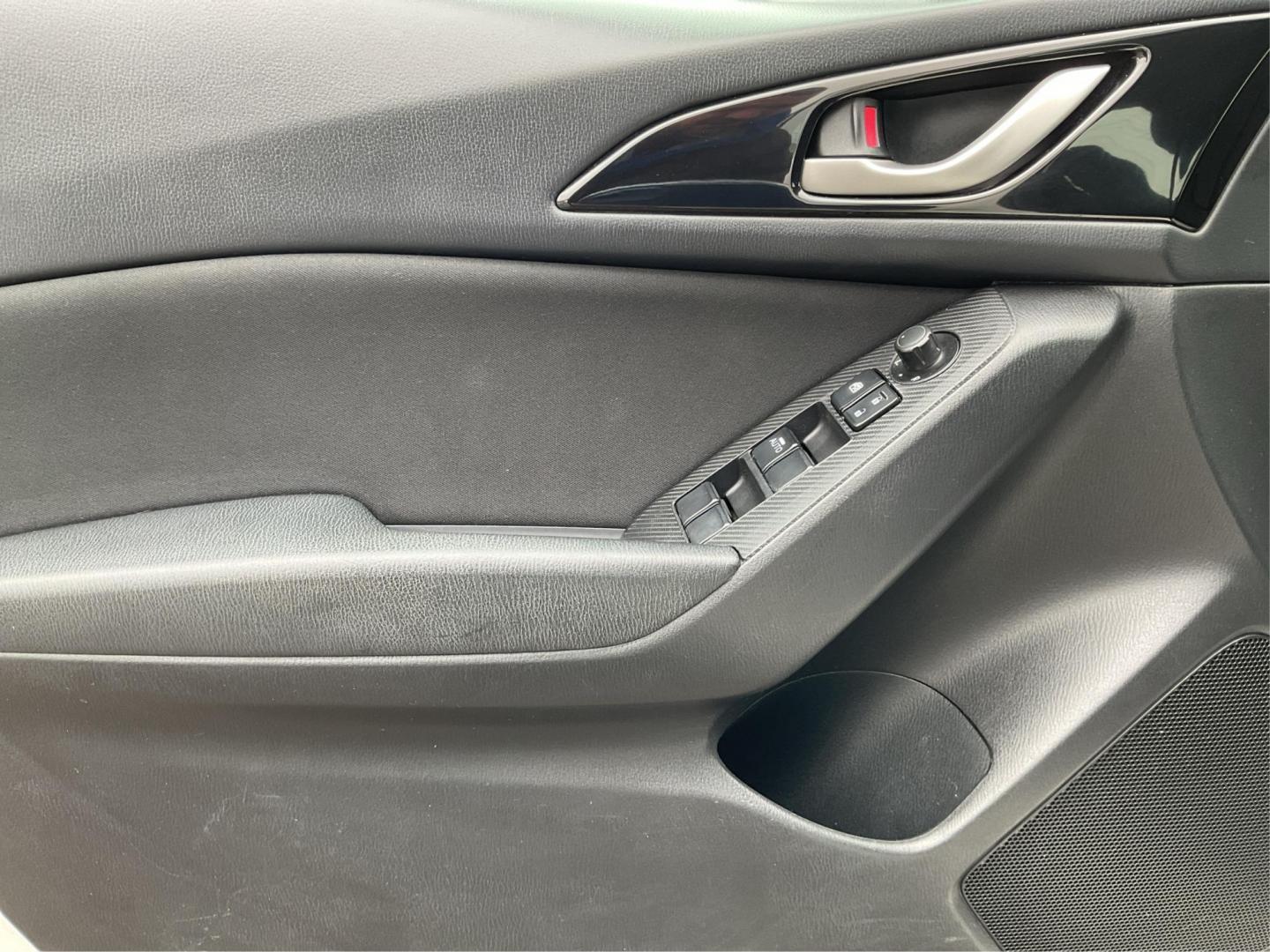 2016 Mazda Mazda3 i Sport (3MZBM1T74GM) with an SKYACTIV-G 2L I-4 gasoline direct injection engine, located at 1230 East Main St, Xenia, OH, 45385, (937) 908-9800, 39.688026, -83.910172 - 2016 Mazda Mazda3 i Sport - Photo#16