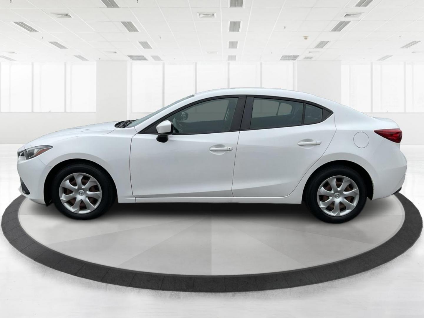 2016 Mazda Mazda3 i Sport (3MZBM1T74GM) with an SKYACTIV-G 2L I-4 gasoline direct injection engine, located at 1230 East Main St, Xenia, OH, 45385, (937) 908-9800, 39.688026, -83.910172 - 2016 Mazda Mazda3 i Sport - Photo#5