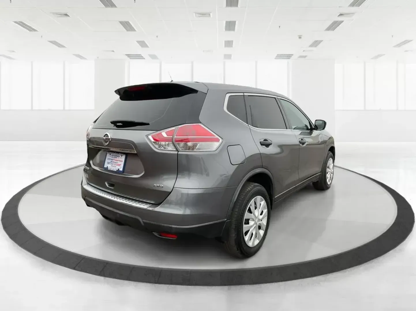 2016 Nissan Rogue S AWD (KNMAT2MV4GP) with an 2.5L L4 DOHC 16V engine, Continuously Variable Transmission transmission, located at 1184 Kauffman Ave, Fairborn, OH, 45324, (937) 908-9800, 39.807072, -84.030914 - 2016 Nissan Rogue S AWD - Photo#2