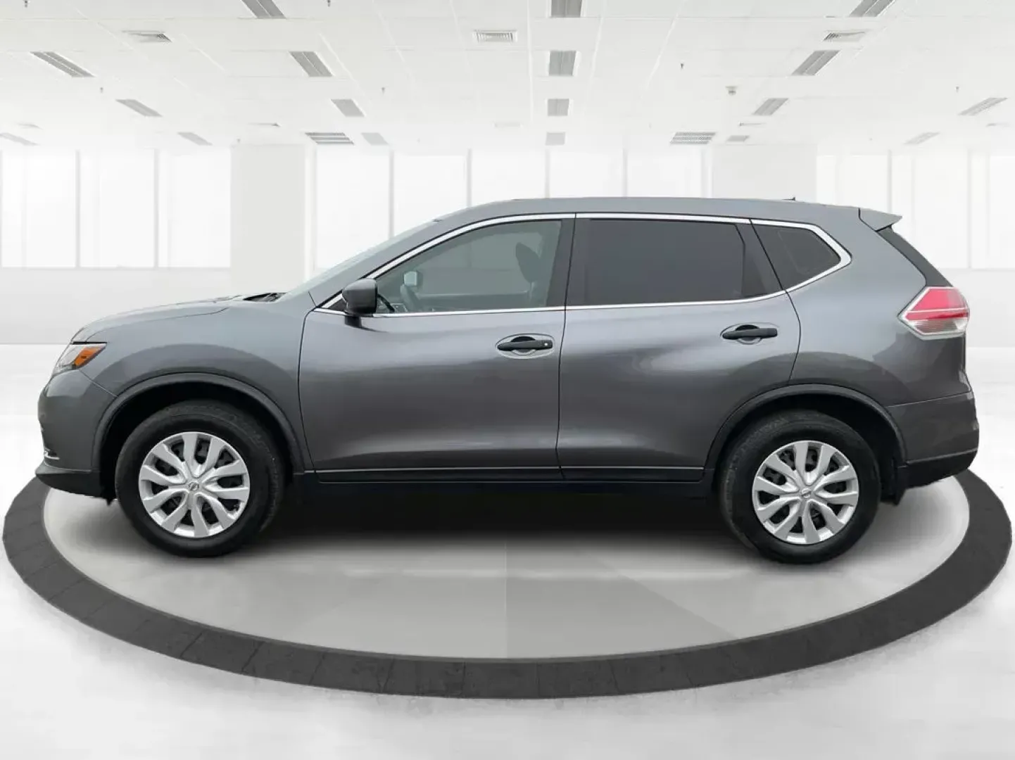 2016 Nissan Rogue S AWD (KNMAT2MV4GP) with an 2.5L L4 DOHC 16V engine, Continuously Variable Transmission transmission, located at 1184 Kauffman Ave, Fairborn, OH, 45324, (937) 908-9800, 39.807072, -84.030914 - 2016 Nissan Rogue S AWD - Photo#5