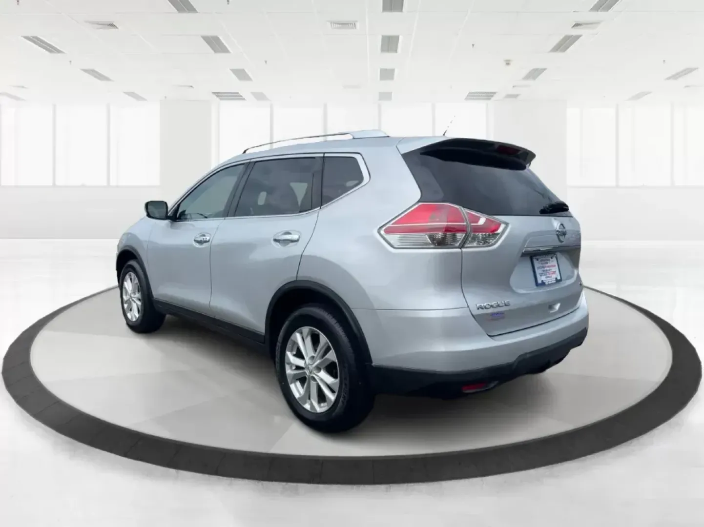 2016 Nissan Rogue SV (KNMAT2MV9GP) with an 2.5L I-4 DOHC engine, located at 1184 Kauffman Ave, Fairborn, OH, 45324, (937) 908-9800, 39.807072, -84.030914 - **Elevate Your Lifestyle with the 2016 Nissan Rogue SV Perfect for Family Adventures in Fairborn!**<br /> <br /> Are you searching for a vehicle that seamlessly fits into your active lifestyle? Look no further than the 2016 Nissan Rogue SV, now available at Advantage Car and Credit in Fairborn, OH. - Photo#4