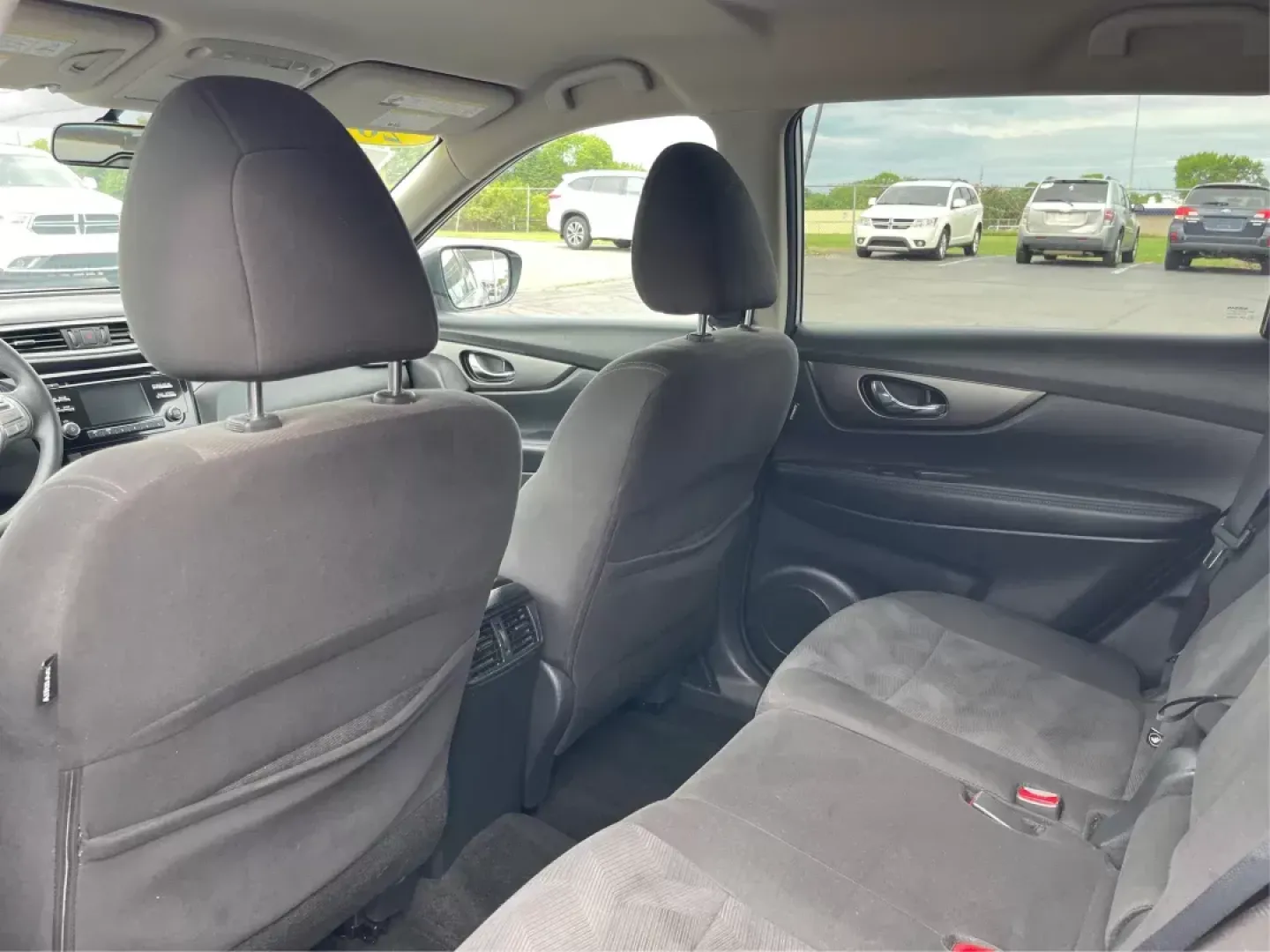 2016 Nissan Rogue SV (KNMAT2MV9GP) with an 2.5L I-4 DOHC engine, located at 1184 Kauffman Ave, Fairborn, OH, 45324, (937) 908-9800, 39.807072, -84.030914 - **Elevate Your Lifestyle with the 2016 Nissan Rogue SV Perfect for Family Adventures in Fairborn!**<br /> <br /> Are you searching for a vehicle that seamlessly fits into your active lifestyle? Look no further than the 2016 Nissan Rogue SV, now available at Advantage Car and Credit in Fairborn, OH. - Photo#9