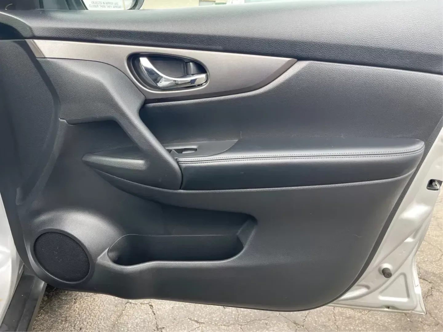 2016 Nissan Rogue SV (KNMAT2MV9GP) with an 2.5L I-4 DOHC engine, located at 1184 Kauffman Ave, Fairborn, OH, 45324, (937) 908-9800, 39.807072, -84.030914 - **Elevate Your Lifestyle with the 2016 Nissan Rogue SV Perfect for Family Adventures in Fairborn!**<br /> <br /> Are you searching for a vehicle that seamlessly fits into your active lifestyle? Look no further than the 2016 Nissan Rogue SV, now available at Advantage Car and Credit in Fairborn, OH. - Photo#19