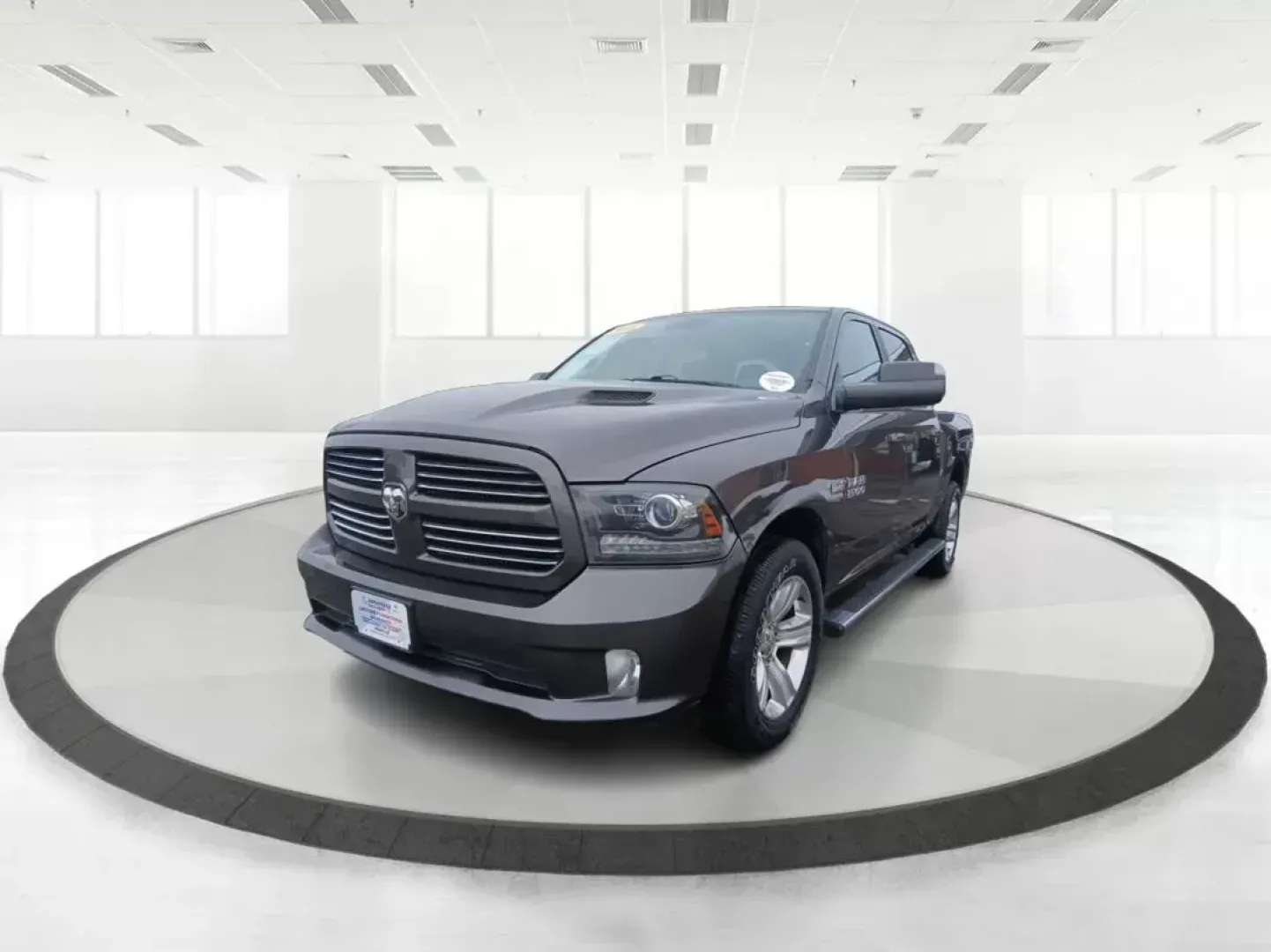 2016 Ram 1500 Sport Crew Cab SWB 4WD (1C6RR7MT8GS) with an 5.7L V8 OHV 16V engine, 8-Speed Automatic transmission, located at 401 Woodman Dr, Riverside, OH, 45431, (937) 908-9800, 39.760899, -84.123421 - Are you ready to elevate your weekend adventures or tackle your daily commute with style and power? Discover the perfect blend of capability and comfort with the 2016 Ram 1500 Sport Crew Cab SWB 4WD, available now at Advantage Car and Credit in Fairborn, OH. This truck is not just a vehicle; it's a - Photo#7