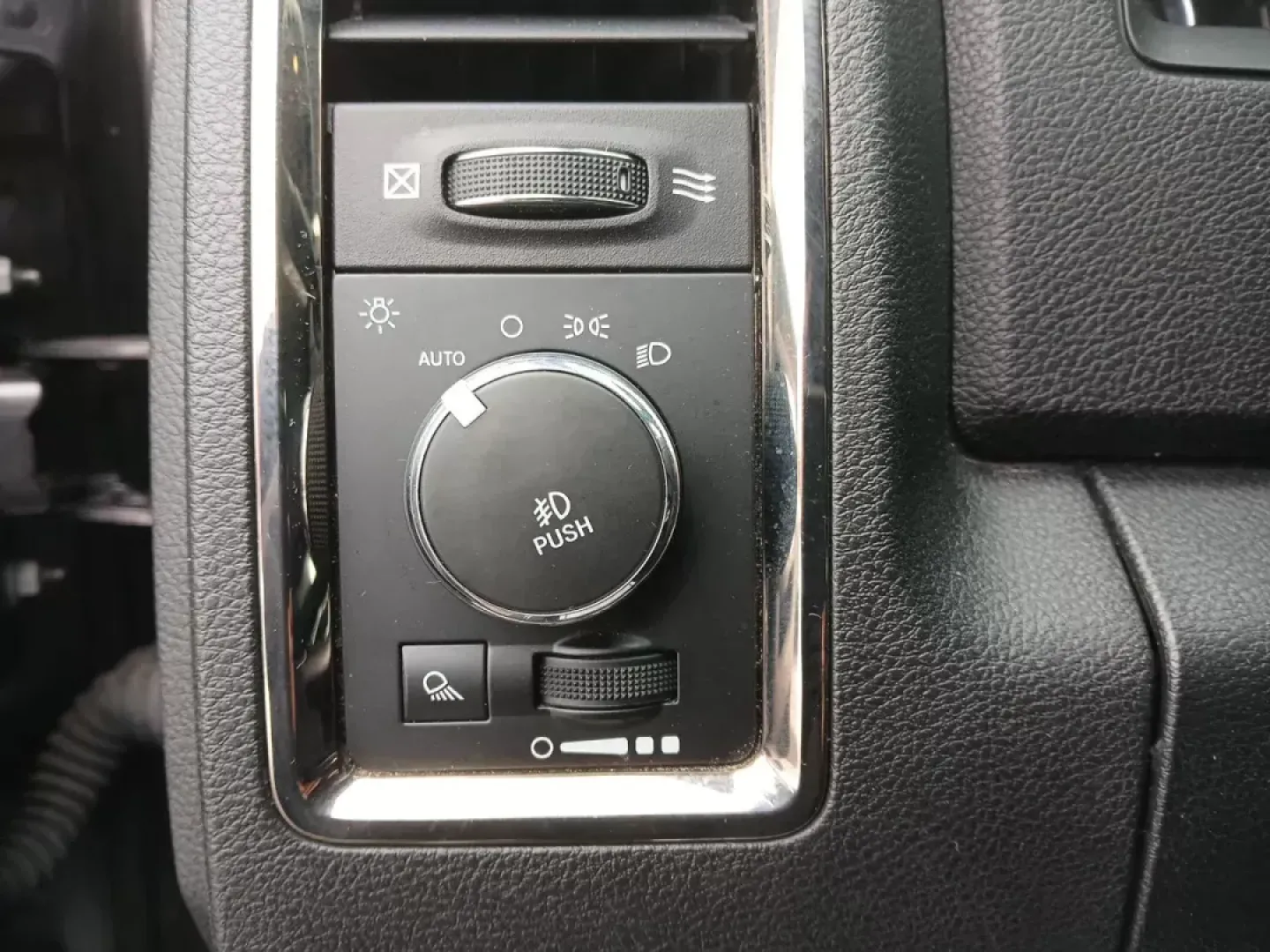 2016 Ram 1500 Sport Crew Cab SWB 4WD (1C6RR7MT8GS) with an 5.7L V8 OHV 16V engine, 8-Speed Automatic transmission, located at 401 Woodman Dr, Riverside, OH, 45431, (937) 908-9800, 39.760899, -84.123421 - Are you ready to elevate your weekend adventures or tackle your daily commute with style and power? Discover the perfect blend of capability and comfort with the 2016 Ram 1500 Sport Crew Cab SWB 4WD, available now at Advantage Car and Credit in Fairborn, OH. This truck is not just a vehicle; it's a - Photo#15