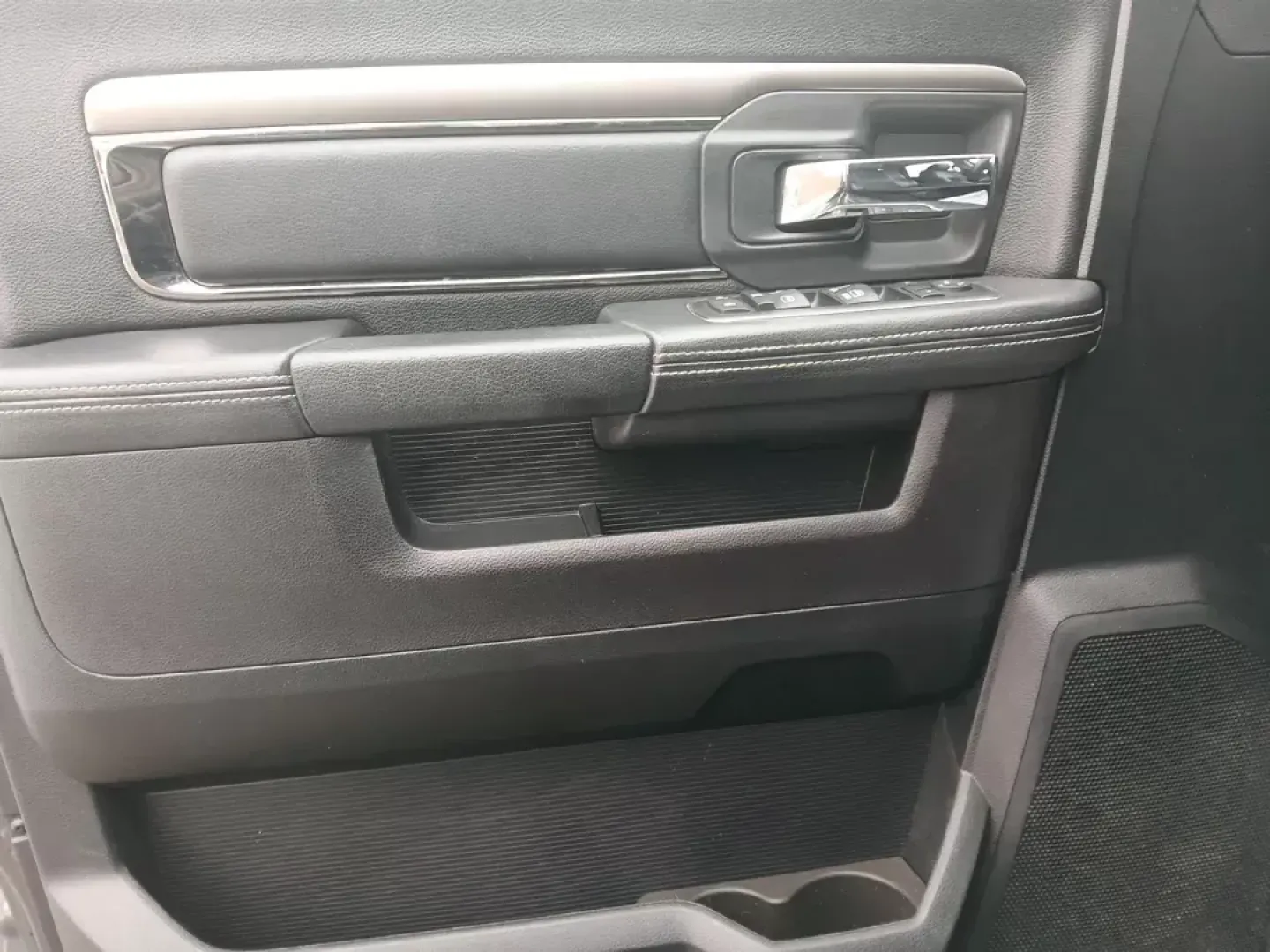 2016 Ram 1500 Sport Crew Cab SWB 4WD (1C6RR7MT8GS) with an 5.7L V8 OHV 16V engine, 8-Speed Automatic transmission, located at 401 Woodman Dr, Riverside, OH, 45431, (937) 908-9800, 39.760899, -84.123421 - Are you ready to elevate your weekend adventures or tackle your daily commute with style and power? Discover the perfect blend of capability and comfort with the 2016 Ram 1500 Sport Crew Cab SWB 4WD, available now at Advantage Car and Credit in Fairborn, OH. This truck is not just a vehicle; it's a - Photo#17