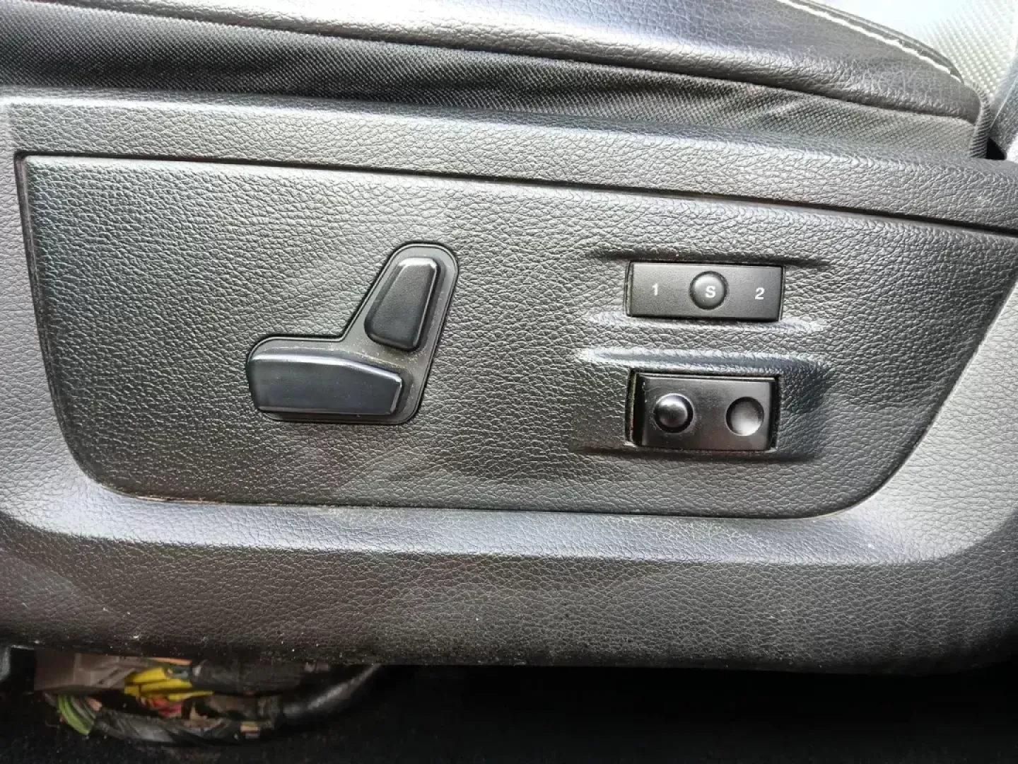 2016 Ram 1500 Laramie (1C6RR7NT4GS) with an Other engine, located at 401 Woodman Dr, Riverside, OH, 45431, (937) 908-9800, 39.760899, -84.123421 - 2016 Ram 1500 Laramie - Photo#17