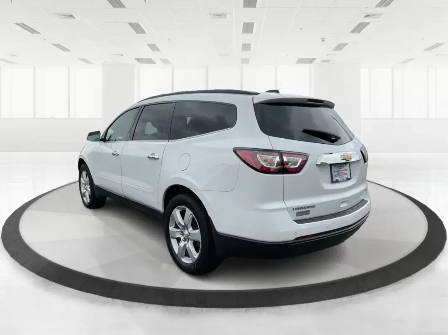 2017 Chevrolet Traverse 1LT (1GNKRGKD3HJ) with an 3.6L V-6 gasoline direct injection engine, located at 401 Woodman Dr, Riverside, OH, 45431, (937) 908-9800, 39.760899, -84.123421 - 2017 Chevrolet Traverse 1LT - Photo#2