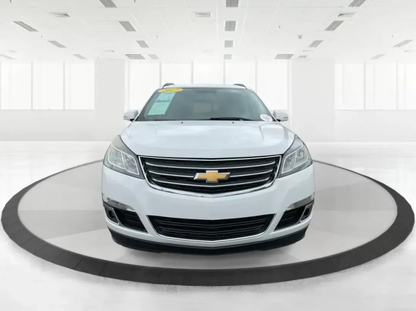 2017 Chevrolet Traverse 1LT (1GNKRGKD3HJ) with an 3.6L V-6 gasoline direct injection engine, located at 401 Woodman Dr, Riverside, OH, 45431, (937) 908-9800, 39.760899, -84.123421 - 2017 Chevrolet Traverse 1LT - Photo#5