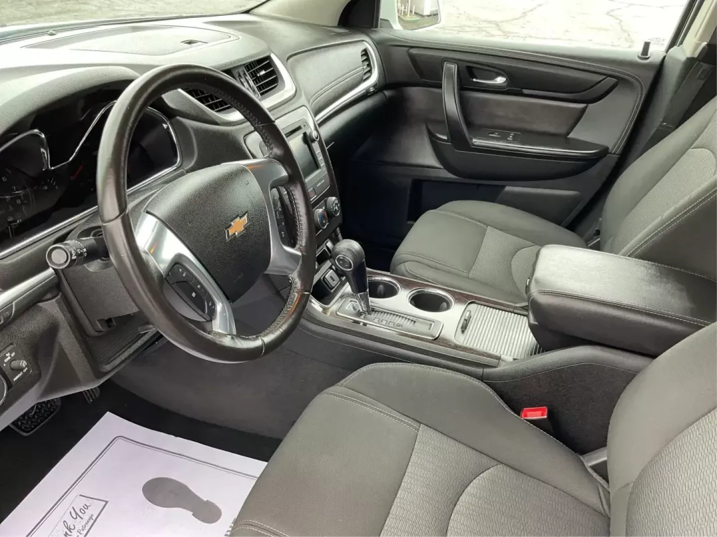 2017 Chevrolet Traverse 1LT (1GNKRGKD3HJ) with an 3.6L V-6 gasoline direct injection engine, located at 401 Woodman Dr, Riverside, OH, 45431, (937) 908-9800, 39.760899, -84.123421 - 2017 Chevrolet Traverse 1LT - Photo#7