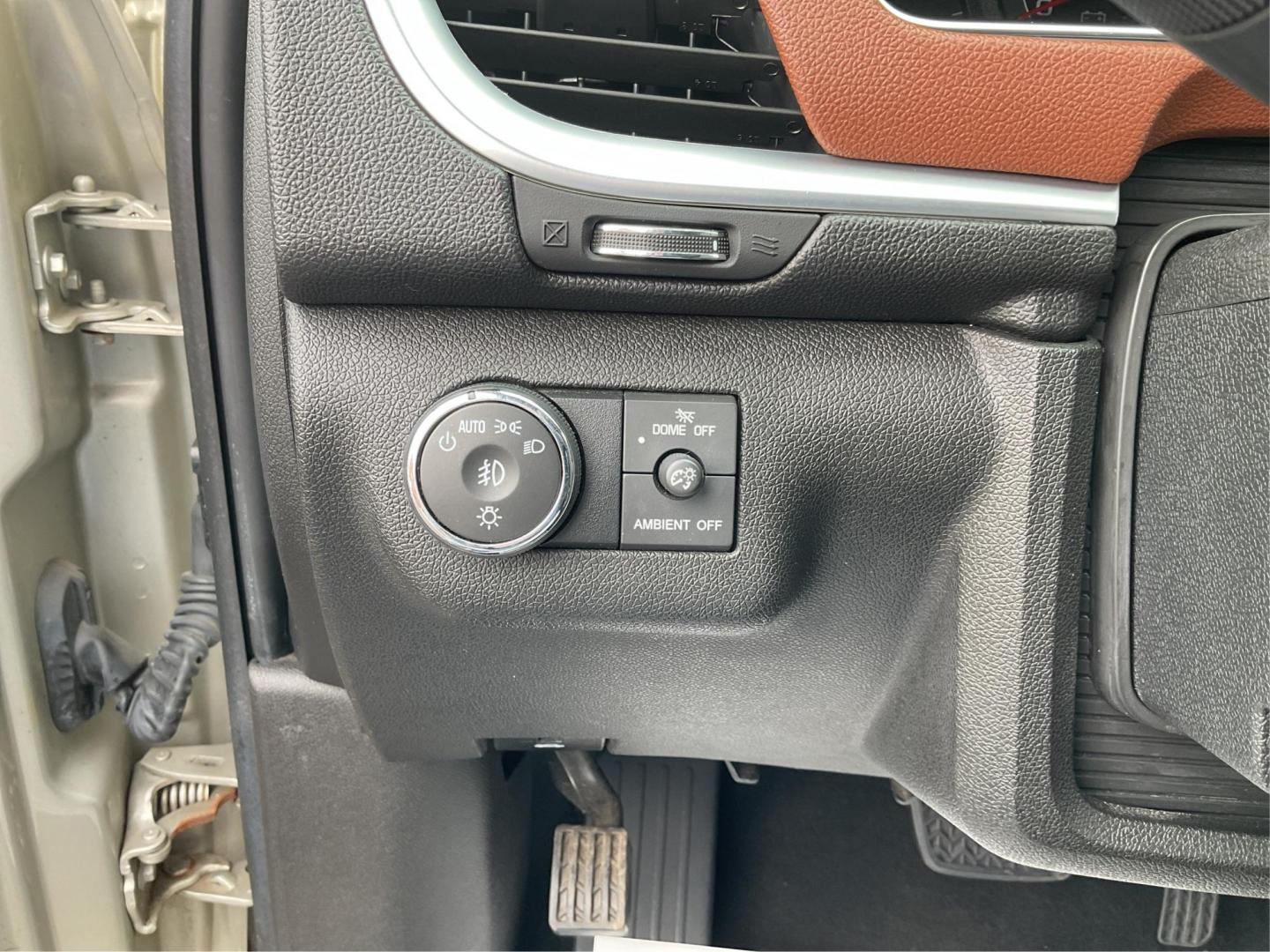 2017 Chevrolet Traverse Premier (1GNKRJKD4HJ) with an Other engine, located at 1230 East Main St, Xenia, OH, 45385, (937) 908-9800, 39.688026, -83.910172 - Third Row - Photo#16