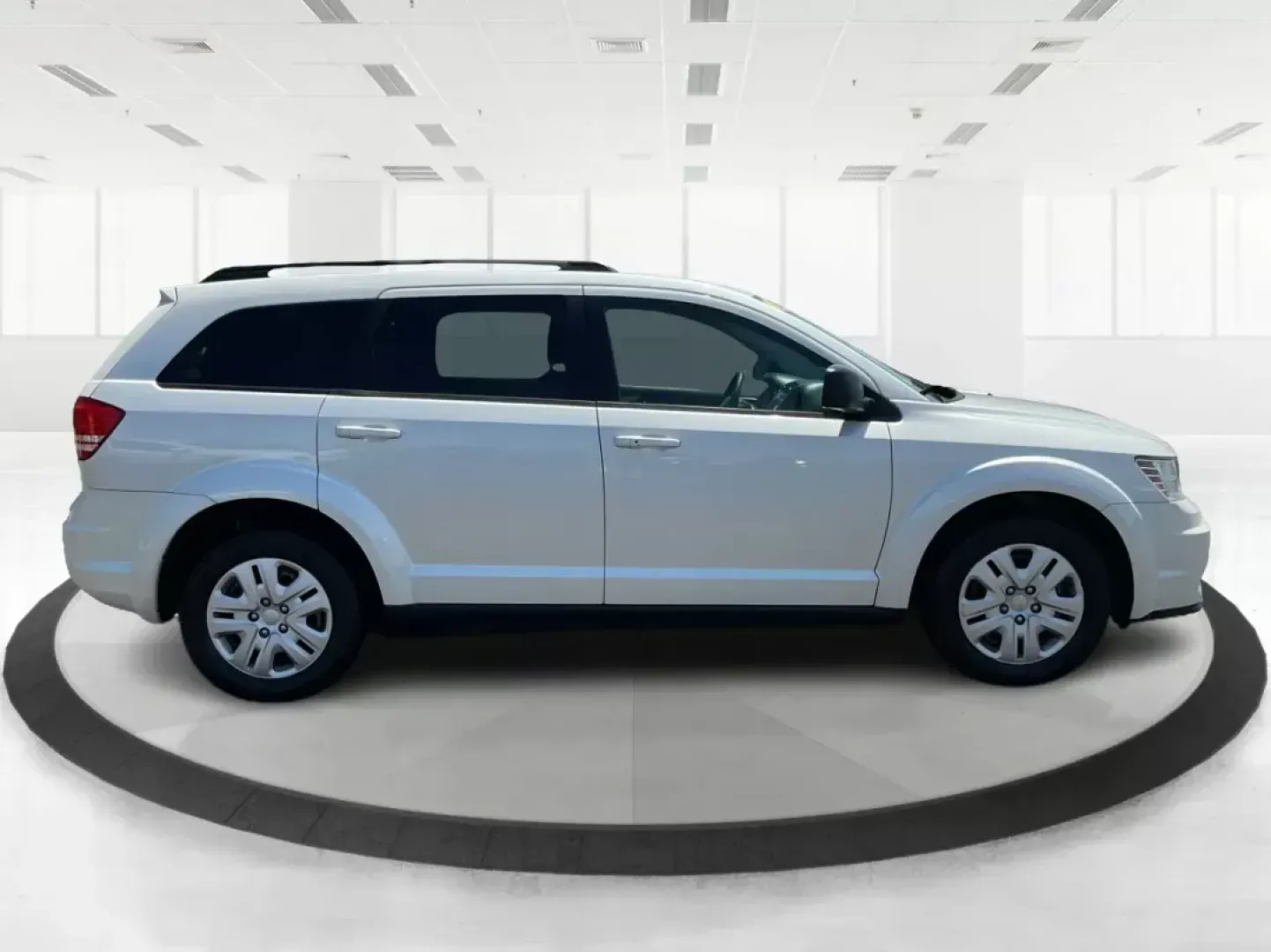 2017 Dodge Journey SE (3C4PDCAB2HT) with an 2.4L L4 DOHC 16V engine, 4-Speed Automatic transmission, located at 1951 S Dayton Lakeview Rd., New Carlisle, OH, 45344, (937) 908-9800, 39.890999, -84.050255 - **Unlock Your Adventures with the 2017 Dodge Journey SE at Advantage Car and Credit!**<br /> <br /> Are you on the lookout for a versatile SUV that fits seamlessly into your lifestyle? The 2017 Dodge Journey SE is your perfect match-ideal for growing families, weekend adventurers, or anyone in need - Photo#1