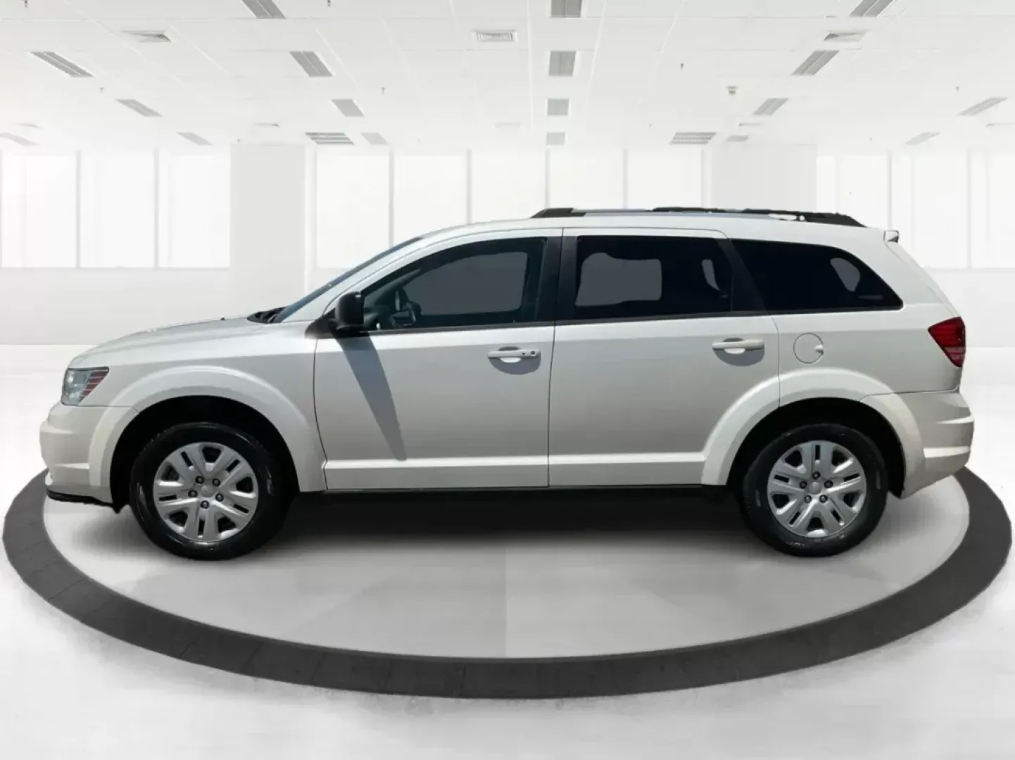 2017 Dodge Journey SE (3C4PDCAB2HT) with an 2.4L L4 DOHC 16V engine, 4-Speed Automatic transmission, located at 1951 S Dayton Lakeview Rd., New Carlisle, OH, 45344, (937) 908-9800, 39.890999, -84.050255 - **Unlock Your Adventures with the 2017 Dodge Journey SE at Advantage Car and Credit!**<br /> <br /> Are you on the lookout for a versatile SUV that fits seamlessly into your lifestyle? The 2017 Dodge Journey SE is your perfect match-ideal for growing families, weekend adventurers, or anyone in need - Photo#4
