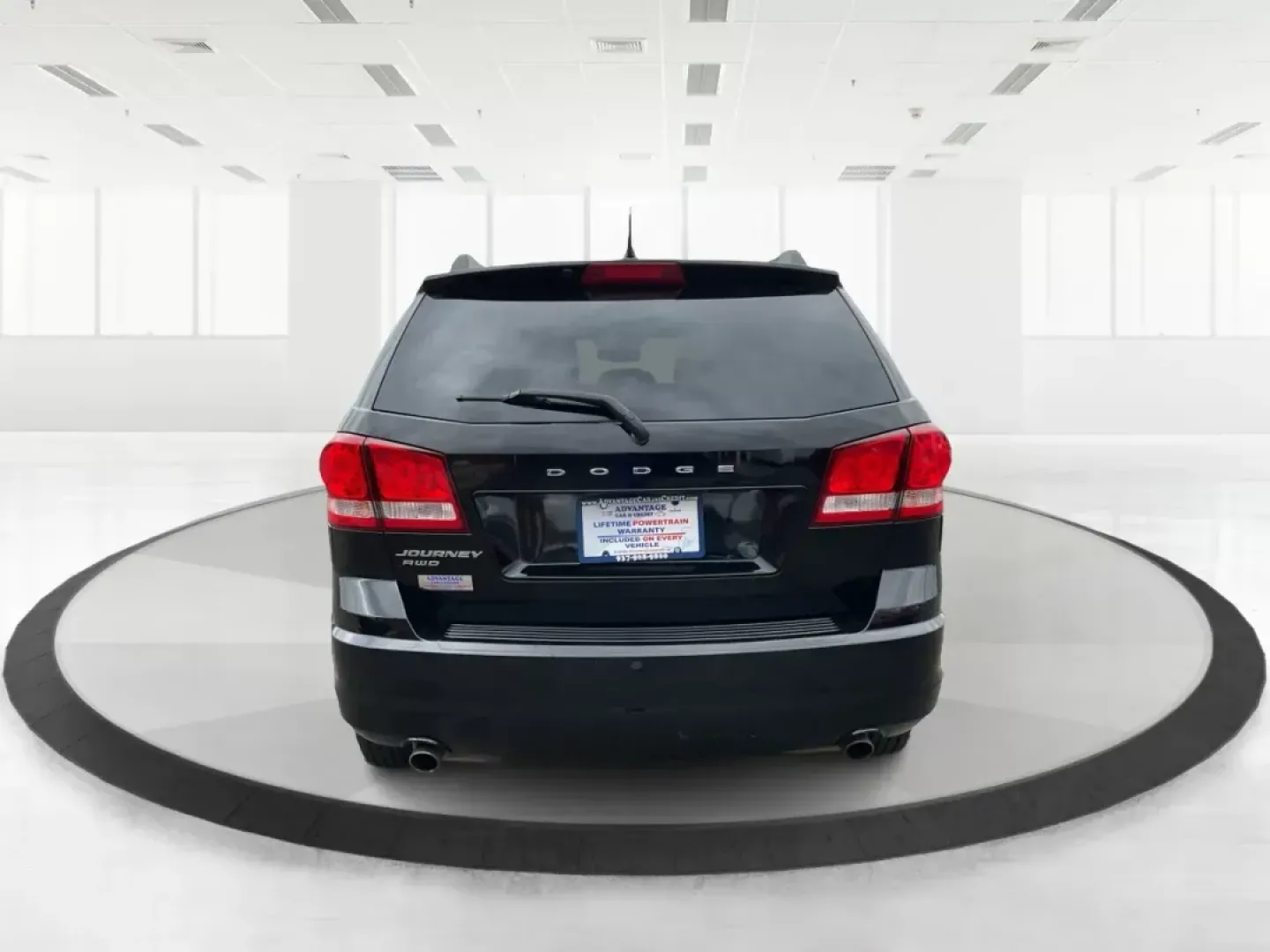 2017 Dodge Journey SE AWD (3C4PDDAG3HT) with an Pentastar 3.6L V-6 DOHC engine, located at 1951 S Dayton Lakeview Rd., New Carlisle, OH, 45344, (937) 908-9800, 39.890999, -84.050255 - 2017 Dodge Journey SE AWD - Photo#4