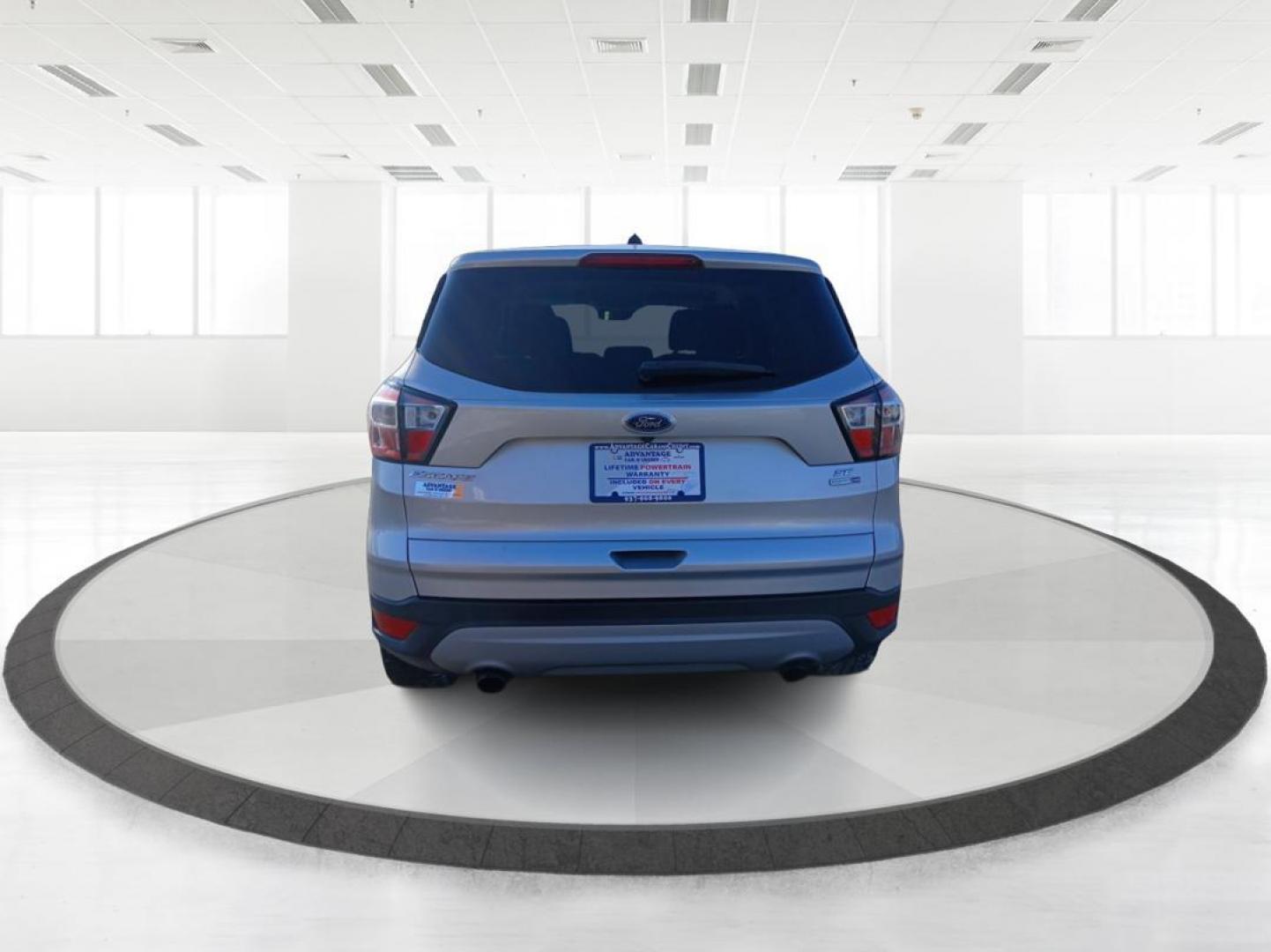 2017 Ford Escape SE 4WD (1FMCU9G92HU) with an 2.0L L4 DOHC 16V engine, 6-Speed Automatic transmission, located at 4508 South Dixie Dr, Moraine, OH, 45439, (937) 908-9800, 39.689976, -84.218452 - 2017 Ford Escape SE 4WD - Photo#3