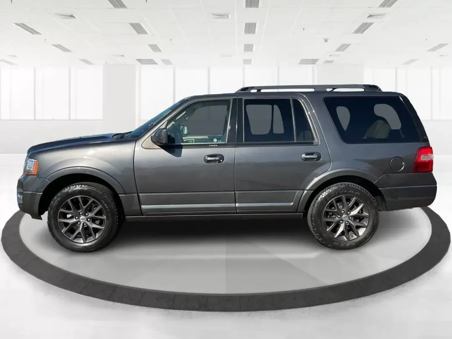 2017 Ford Expedition Limited (1FMJU2AT4HE) with an EcoBoost 3.5L V-6 gasoline direct injection engine, located at 1184 Kauffman Ave, Fairborn, OH, 45324, (937) 908-9800, 39.807072, -84.030914 - Third Row - Photo#5