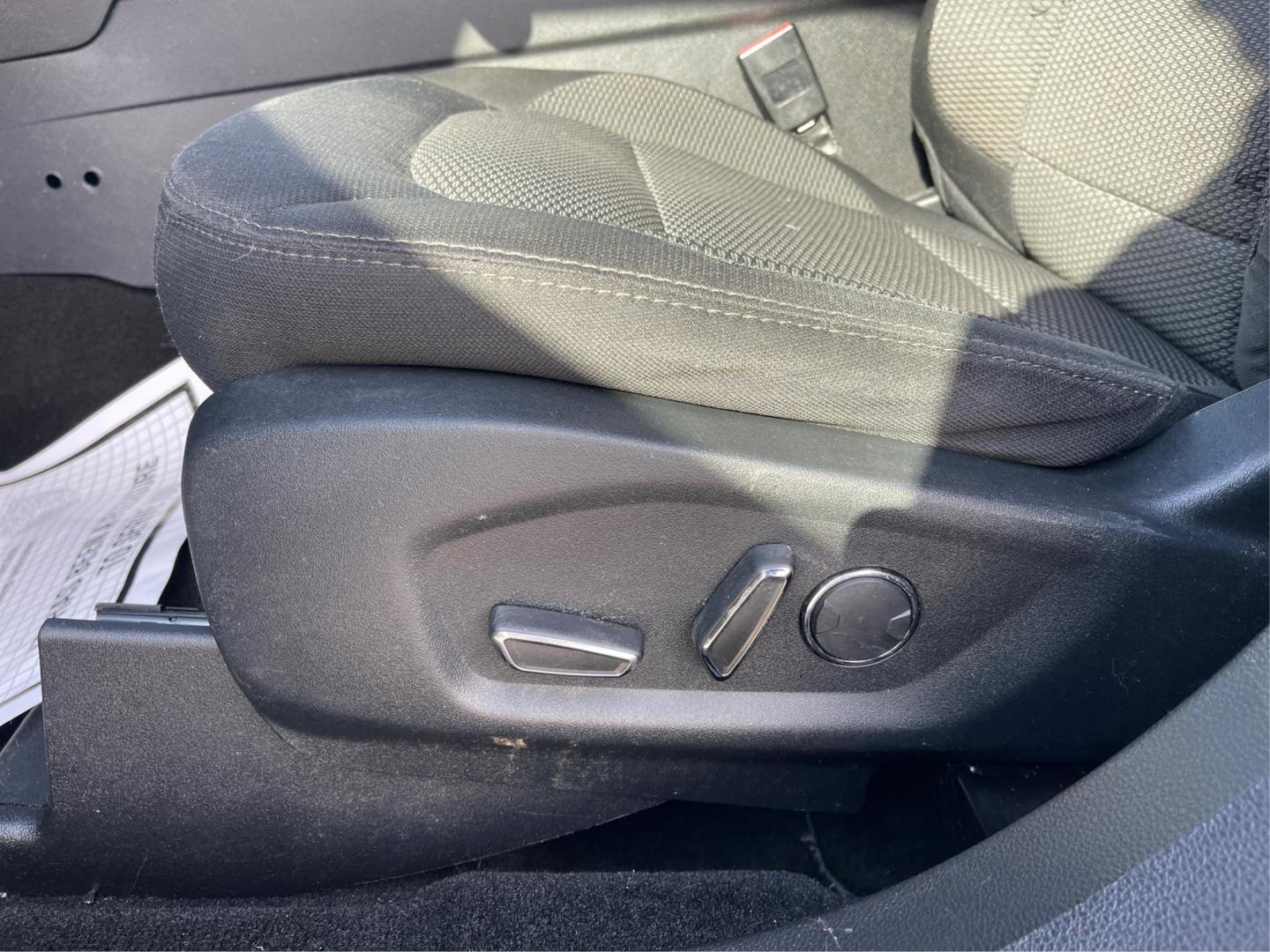 2017 Ford Explorer XLT (1FM5K8D83HG) with an 3.5L V-6 DOHC engine, located at 8750 N County Rd 25A, Piqua, OH, 45356, (937) 908-9800, 40.164391, -84.232513 - Third Row - Photo#16