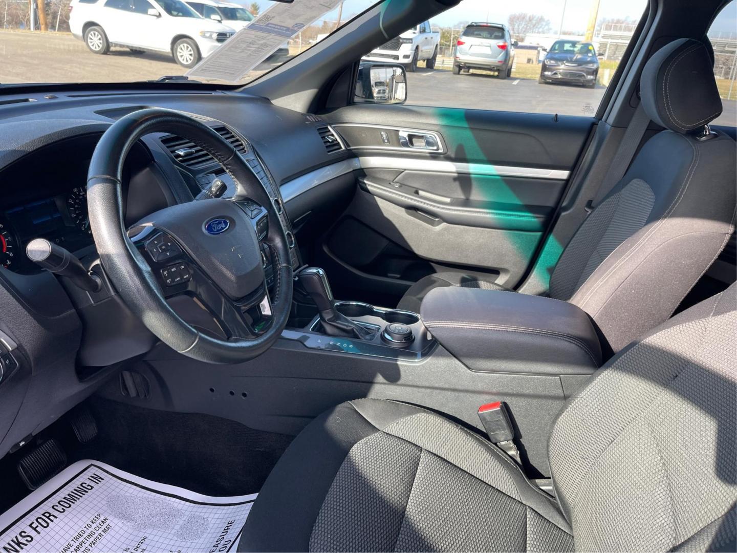 2017 Ford Explorer XLT (1FM5K8D83HG) with an 3.5L V-6 DOHC engine, located at 8750 N County Rd 25A, Piqua, OH, 45356, (937) 908-9800, 40.164391, -84.232513 - Third Row - Photo#8