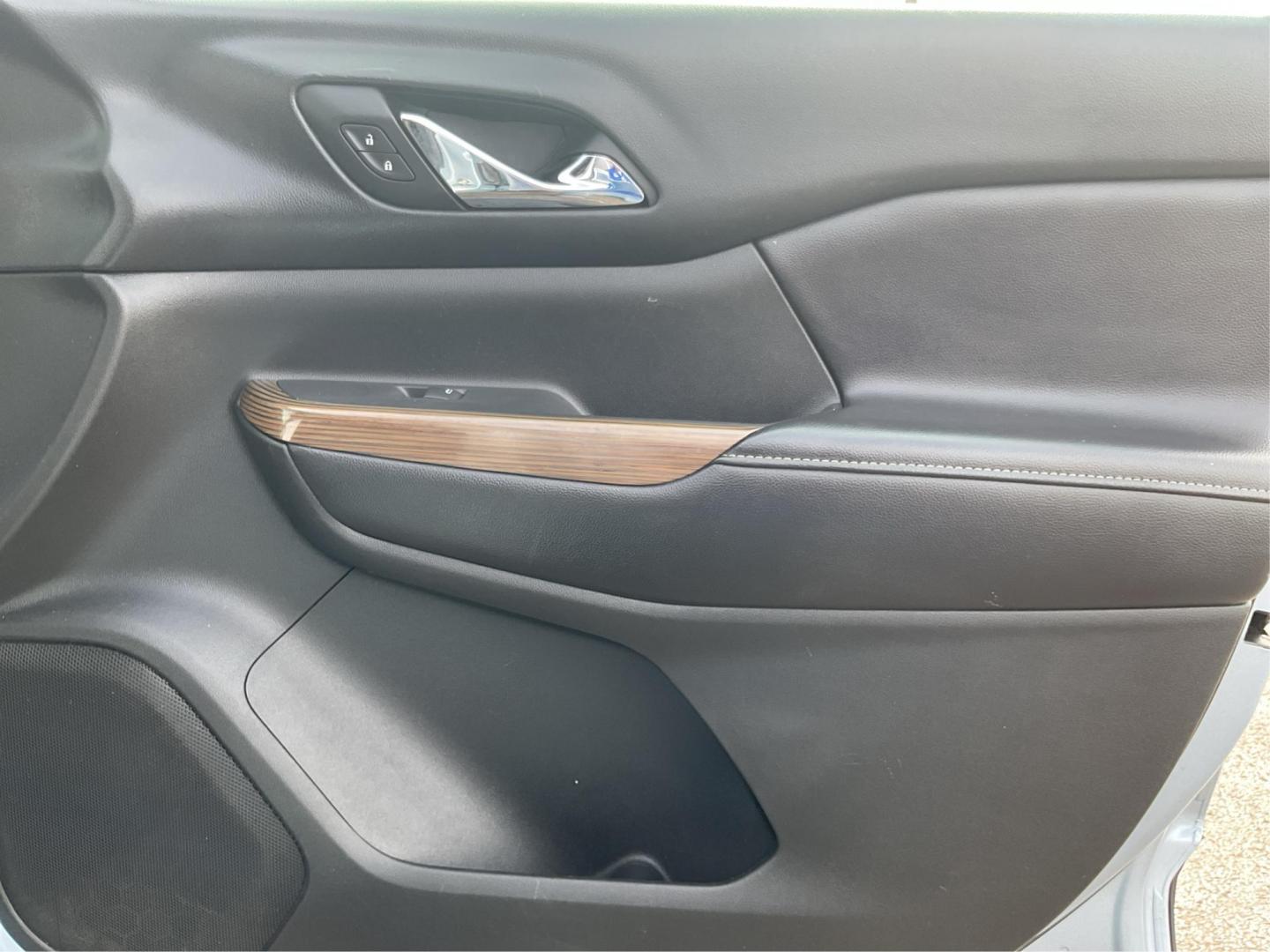 2017 GMC Acadia SLE-2 (1GKKNSLA3HZ) with an Other engine, located at 8750 N County Rd 25A, Piqua, OH, 45356, (937) 908-9800, 40.164391, -84.232513 - Third Row - Photo#17