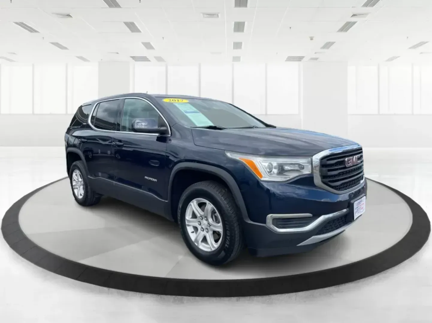 2017 GMC Acadia SLE-1 (1GKKNKLA5HZ) with an 2.5L I-4 gasoline direct injection engine, located at 1230 East Main St, Xenia, OH, 45385, (937) 908-9800, 39.688026, -83.910172 - Third Row - Photo#0