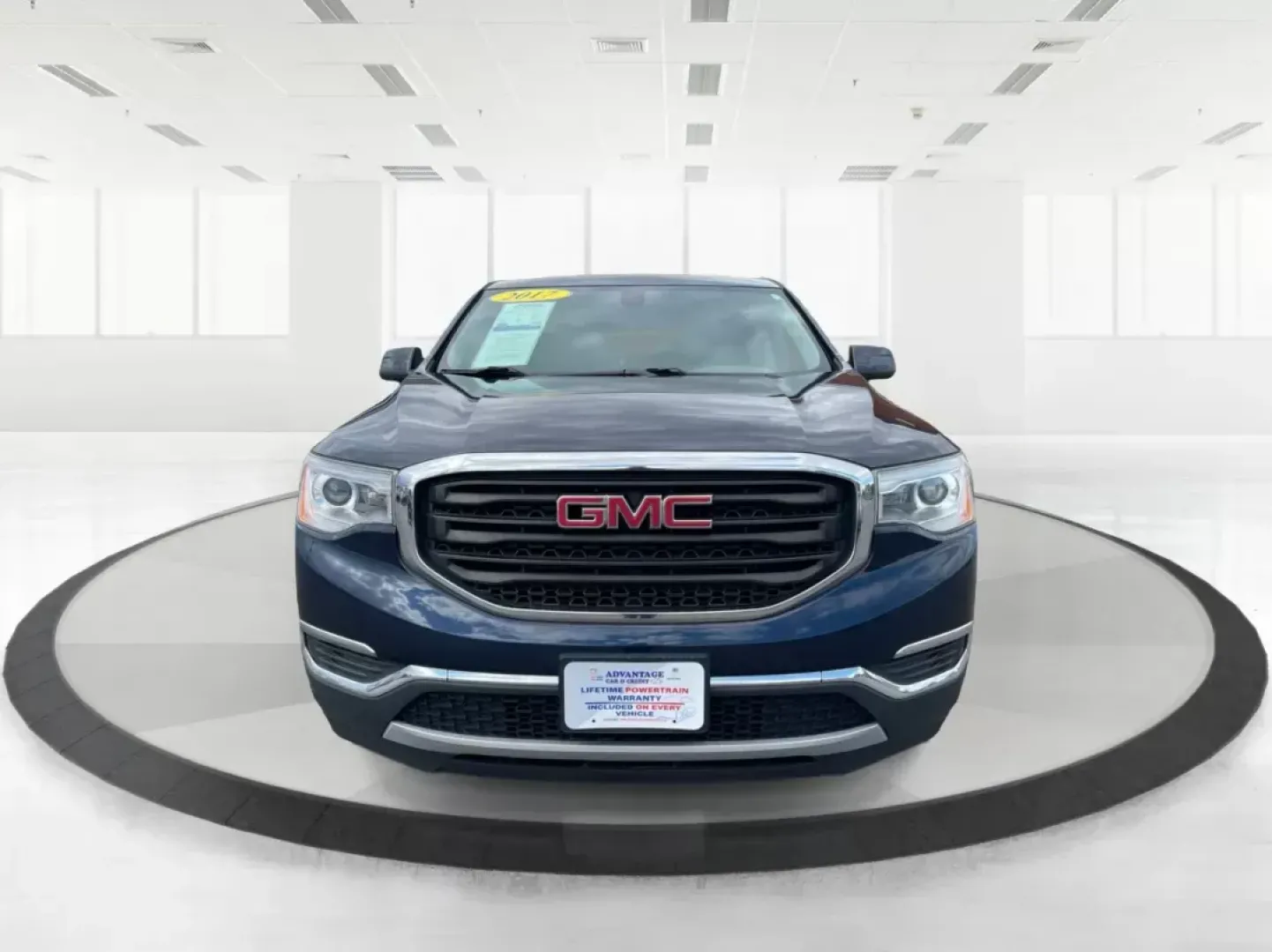 2017 GMC Acadia SLE-1 (1GKKNKLA5HZ) with an 2.5L I-4 gasoline direct injection engine, located at 1230 East Main St, Xenia, OH, 45385, (937) 908-9800, 39.688026, -83.910172 - Third Row - Photo#5