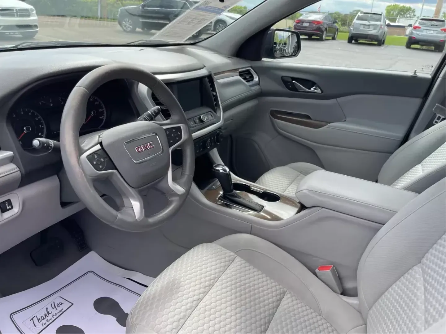 2017 GMC Acadia SLE-1 (1GKKNKLA5HZ) with an 2.5L I-4 gasoline direct injection engine, located at 1230 East Main St, Xenia, OH, 45385, (937) 908-9800, 39.688026, -83.910172 - Third Row - Photo#7