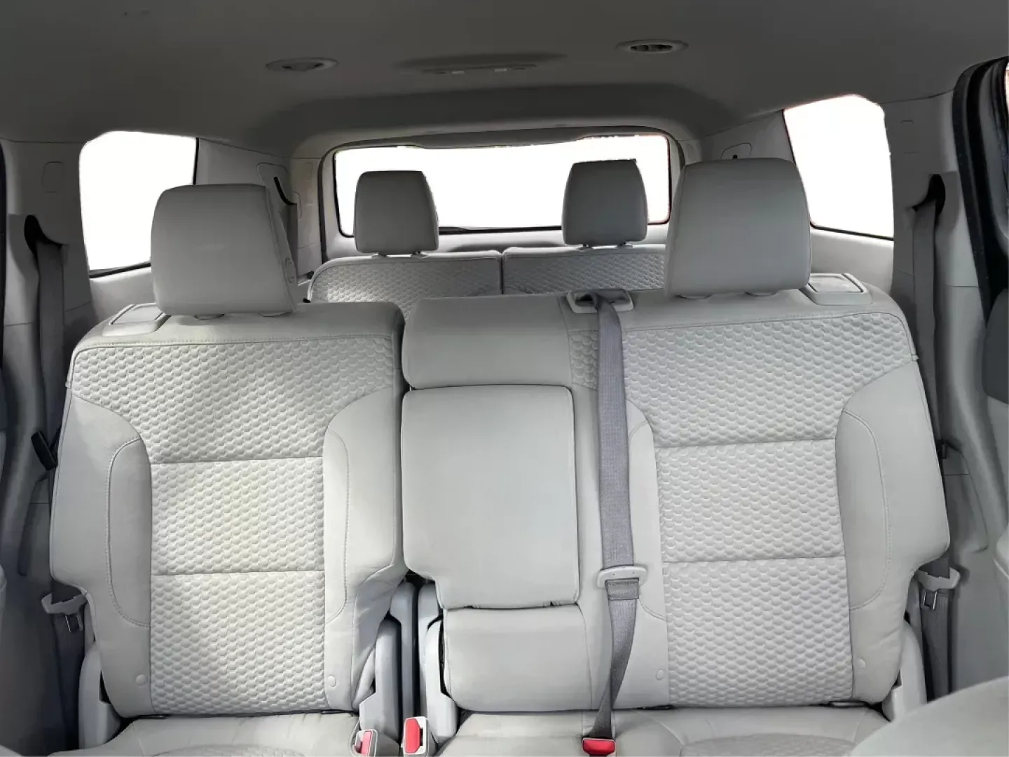 2017 GMC Acadia SLE-1 (1GKKNKLA5HZ) with an 2.5L I-4 gasoline direct injection engine, located at 1230 East Main St, Xenia, OH, 45385, (937) 908-9800, 39.688026, -83.910172 - Third Row - Photo#12