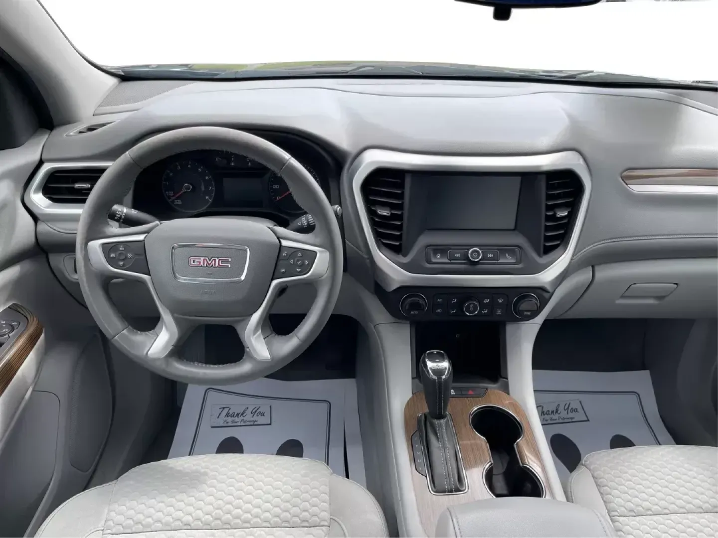2017 GMC Acadia SLE-1 (1GKKNKLA5HZ) with an 2.5L I-4 gasoline direct injection engine, located at 1230 East Main St, Xenia, OH, 45385, (937) 908-9800, 39.688026, -83.910172 - Third Row - Photo#19