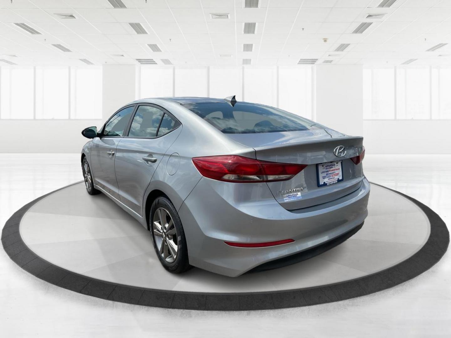 2017 Hyundai Elantra SE (5NPD84LF1HH) with an Nu 2L I-4 DOHC engine, located at 880 E. National Road, Vandalia, OH, 45377, (937) 908-9800, 39.891918, -84.183594 - 2017 Hyundai Elantra SE - Photo#4