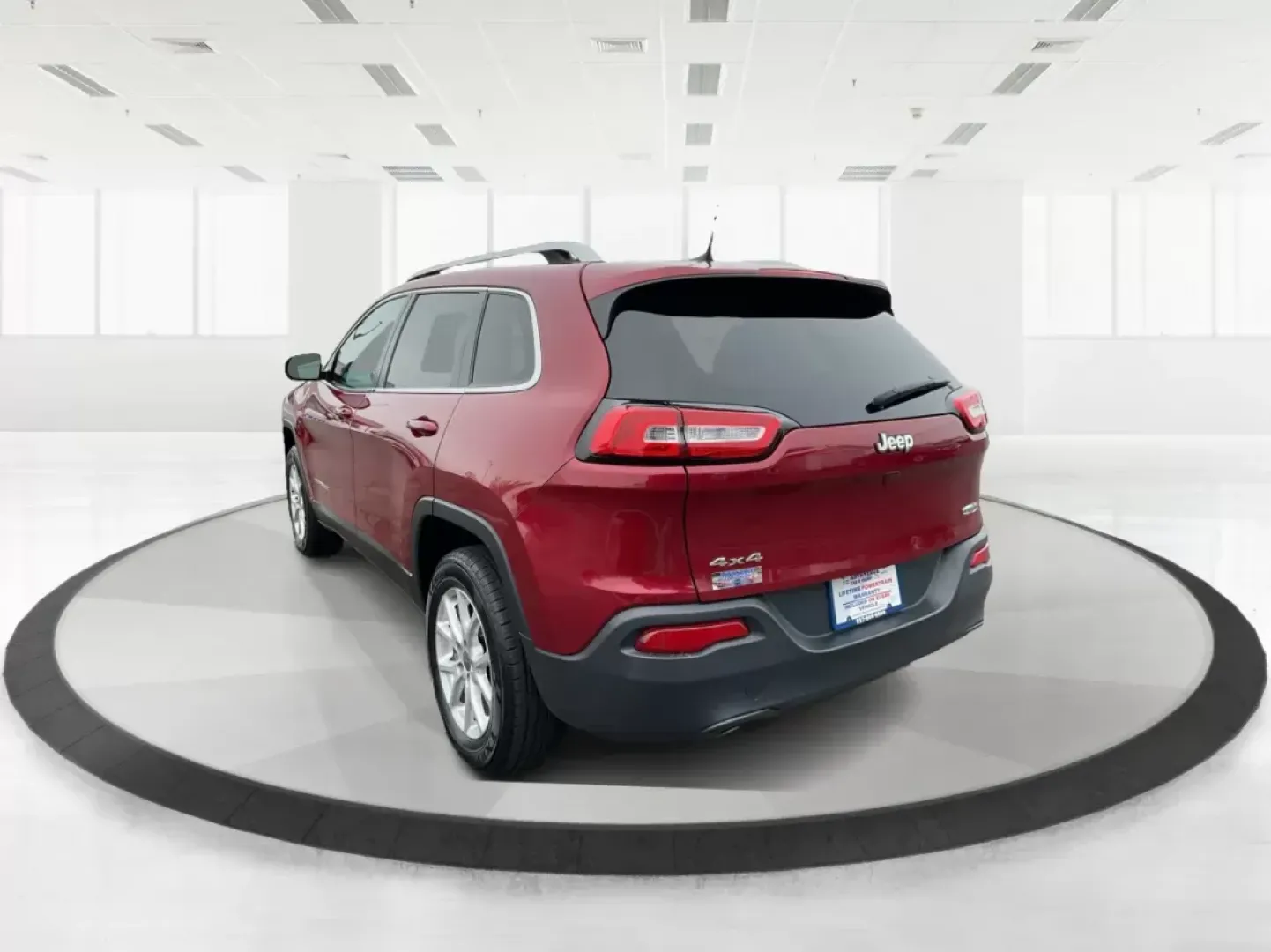2017 Jeep Cherokee Latitude 4x4 (1C4PJMCB8HW) with an Pentastar 3.2L V-6 DOHC engine, located at 1099 N County Rd 25A , Troy, OH, 45373, (937) 908-9800, 40.057079, -84.212883 - 2017 Jeep Cherokee Latitude 4x4 - Photo#4
