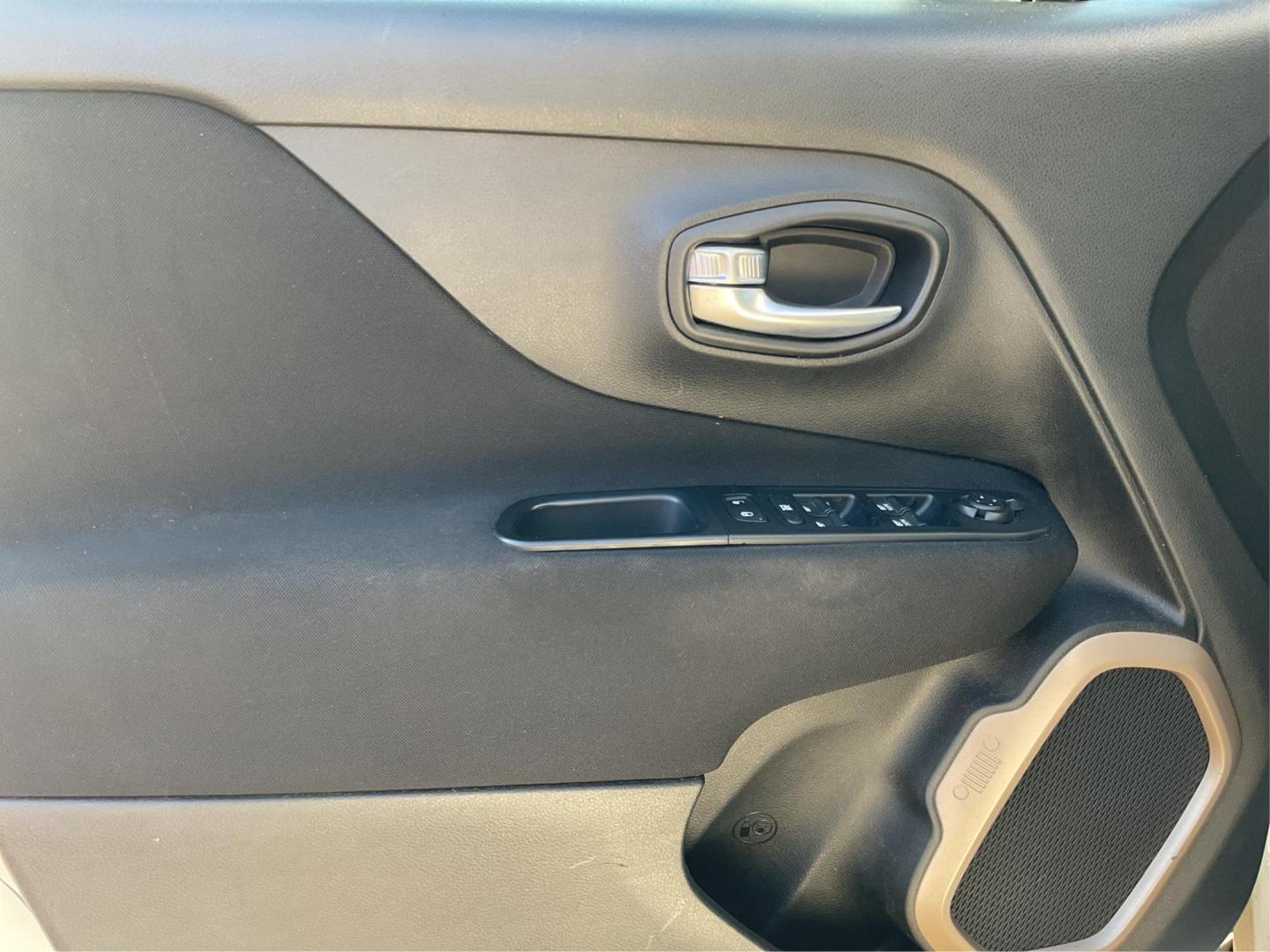 2017 Jeep Renegade Sport 4x4 (ZACCJBAH3HP) with an MultiAir 1.4L I-4 variable valve control engine, Manual transmission, located at 1099 N County Rd 25A , Troy, OH, 45373, (937) 908-9800, 40.057079, -84.212883 - 2017 Jeep Renegade Sport 4x4 - Photo#15
