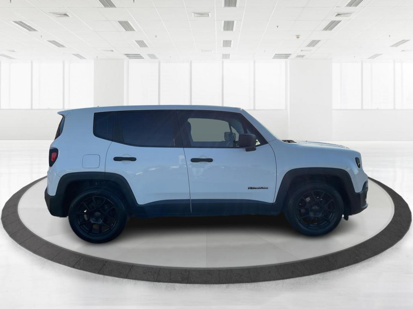 2017 Jeep Renegade Sport 4x4 (ZACCJBAH3HP) with an MultiAir 1.4L I-4 variable valve control engine, Manual transmission, located at 1099 N County Rd 25A , Troy, OH, 45373, (937) 908-9800, 40.057079, -84.212883 - 2017 Jeep Renegade Sport 4x4 - Photo#1