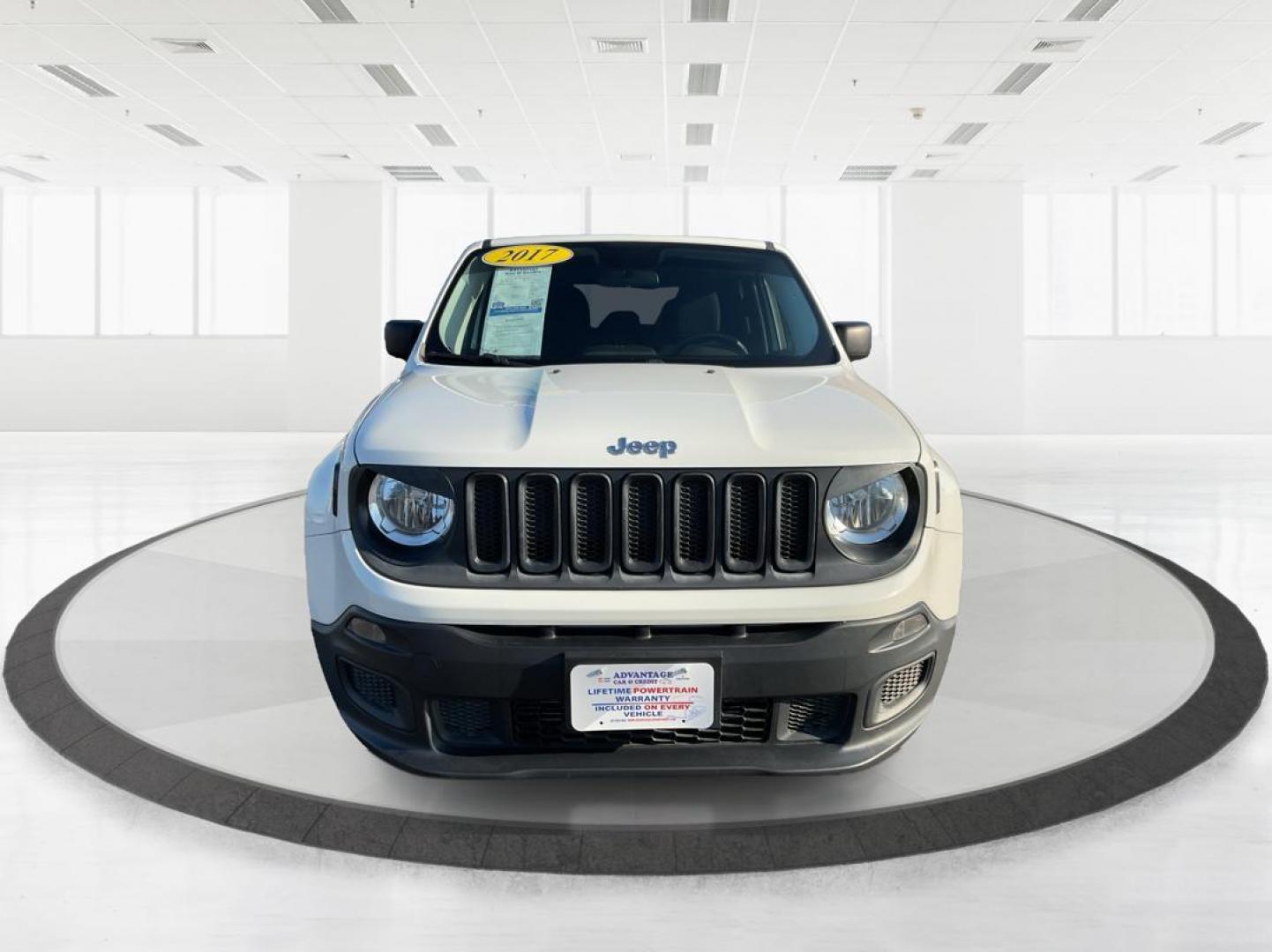 2017 Jeep Renegade Sport 4x4 (ZACCJBAH3HP) with an MultiAir 1.4L I-4 variable valve control engine, Manual transmission, located at 1099 N County Rd 25A , Troy, OH, 45373, (937) 908-9800, 40.057079, -84.212883 - 2017 Jeep Renegade Sport 4x4 - Photo#4