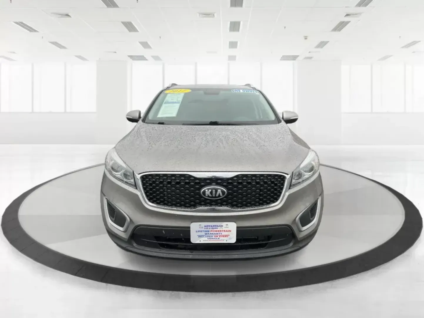2017 Kia Sorento 3.3L LX (5XYPGDA52HG) with an Lambda II 3.3L V-6 gasoline direct injection engine, located at 4508 South Dixie Dr, Moraine, OH, 45439, (937) 908-9800, 39.689976, -84.218452 - One Owner|Third Row - Photo#6
