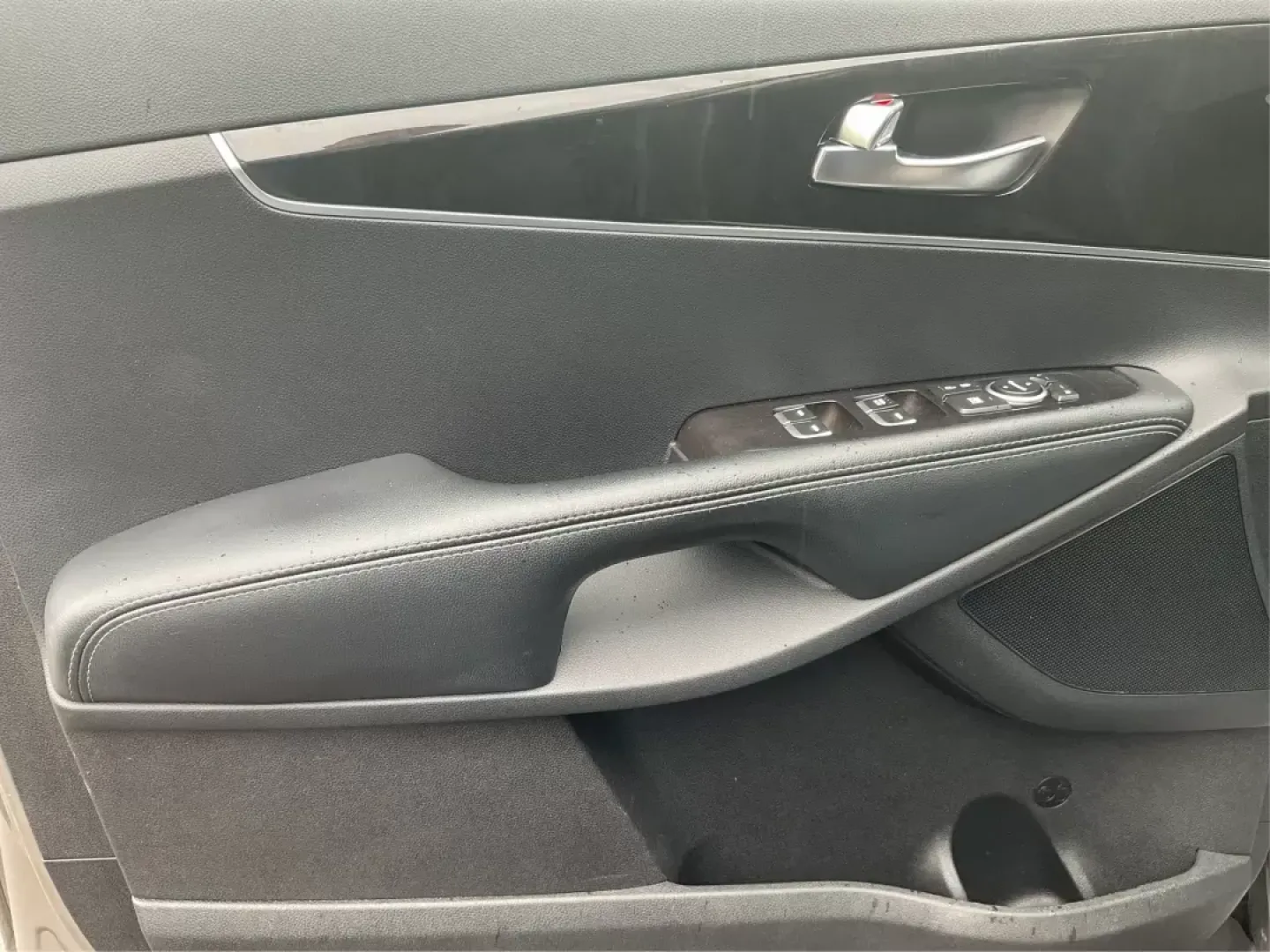 2017 Kia Sorento 3.3L LX (5XYPGDA52HG) with an Lambda II 3.3L V-6 gasoline direct injection engine, located at 4508 South Dixie Dr, Moraine, OH, 45439, (937) 908-9800, 39.689976, -84.218452 - One Owner|Third Row - Photo#16