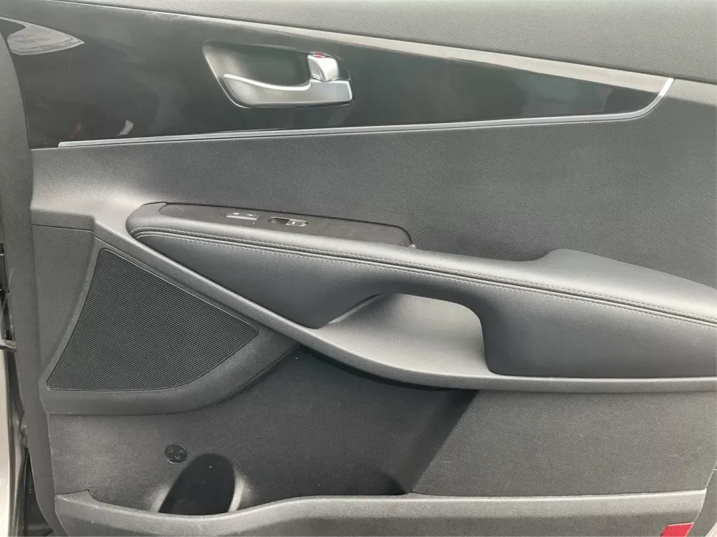 2017 Kia Sorento 3.3L LX (5XYPGDA52HG) with an Lambda II 3.3L V-6 gasoline direct injection engine, located at 4508 South Dixie Dr, Moraine, OH, 45439, (937) 908-9800, 39.689976, -84.218452 - One Owner|Third Row - Photo#17
