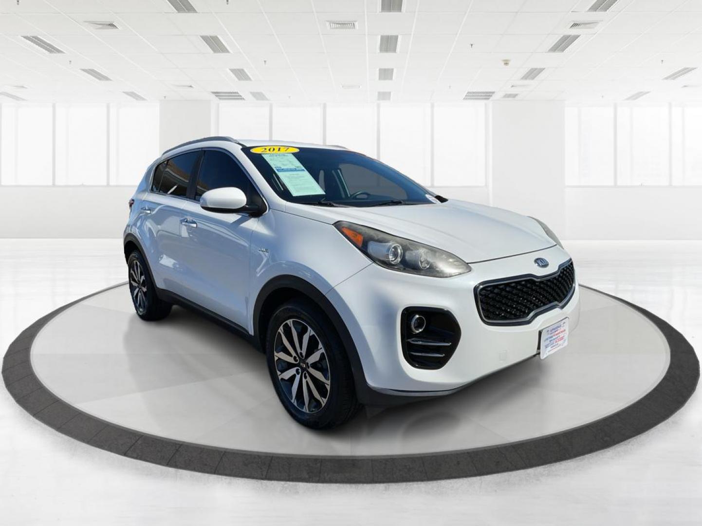 2017 Kia Sportage EX (KNDPNCAC0H7) with an Theta II 2.4L I-4 gasoline direct injection engine, located at 1184 Kauffman Ave, Fairborn, OH, 45324, (937) 908-9800, 39.807072, -84.030914 - 2017 Kia Sportage EX - Photo#0