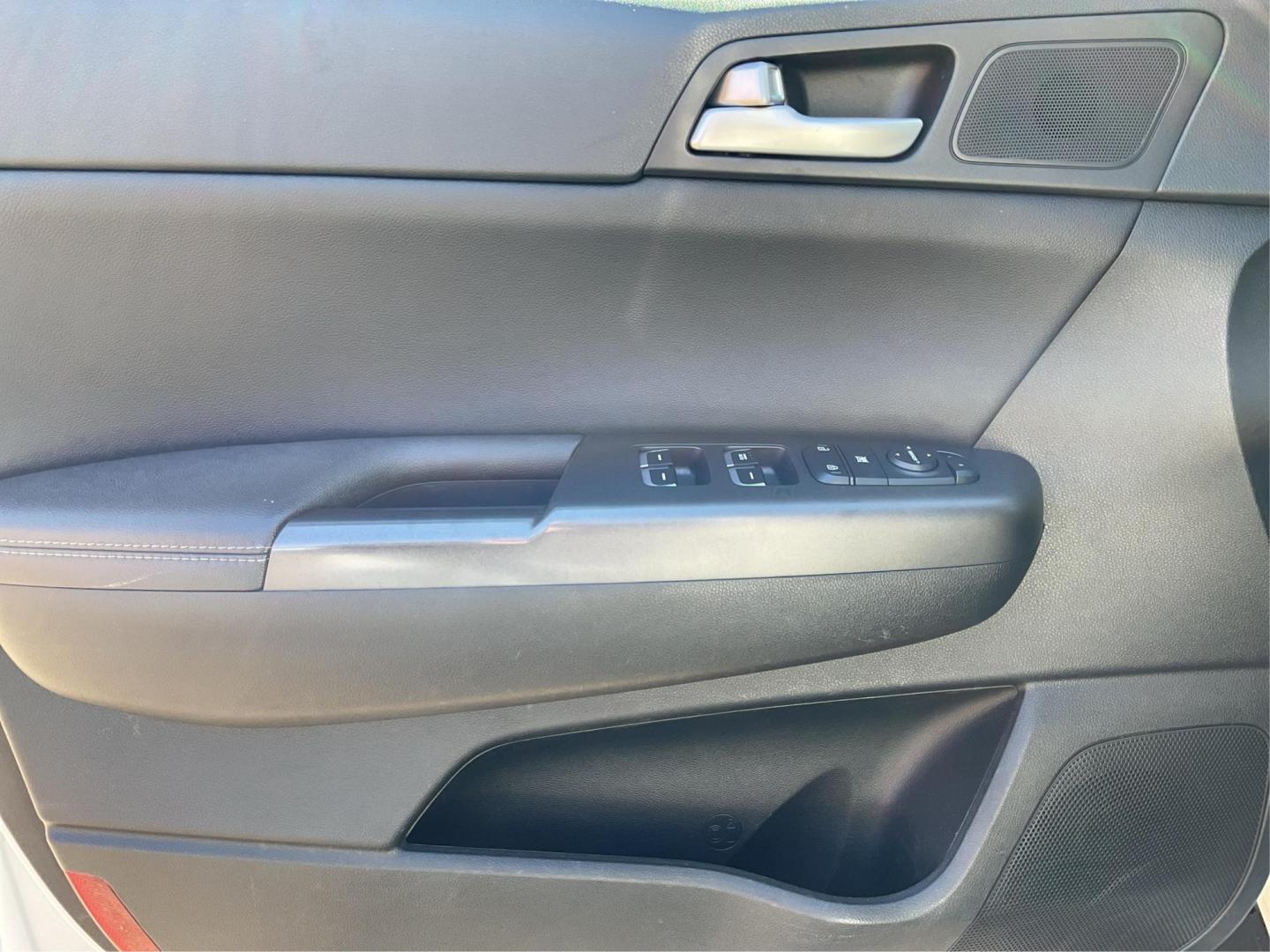 2017 Kia Sportage EX (KNDPNCAC0H7) with an Theta II 2.4L I-4 gasoline direct injection engine, located at 1184 Kauffman Ave, Fairborn, OH, 45324, (937) 908-9800, 39.807072, -84.030914 - 2017 Kia Sportage EX - Photo#16