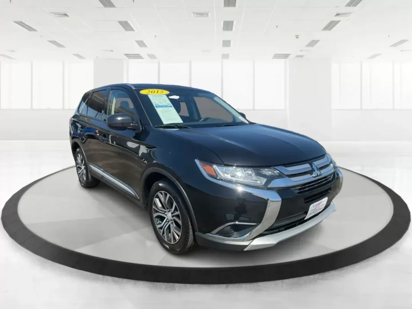 2017 Mitsubishi Outlander ES (JA4AD2A34HZ) with an 2.4L I-4 variable valve control engine, located at 1230 East Main St, Xenia, OH, 45385, (937) 908-9800, 39.688026, -83.910172 - **Discover the Perfect Family SUV: 2017 Mitsubishi Outlander ES at Advantage Car and Credit!**<br /> <br /> Are you on the hunt for a reliable family SUV that effortlessly adapts to your lifestyle? Look no further than the 2017 Mitsubishi Outlander ES at Advantage Car and Credit in Fairborn, OH. Thi - Photo#0