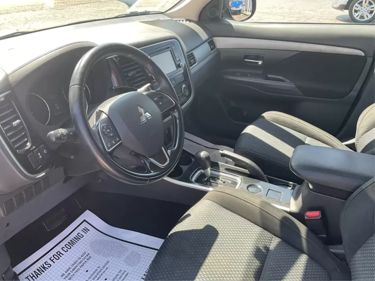 2017 Mitsubishi Outlander ES (JA4AD2A34HZ) with an 2.4L I-4 variable valve control engine, located at 1230 East Main St, Xenia, OH, 45385, (937) 908-9800, 39.688026, -83.910172 - **Discover the Perfect Family SUV: 2017 Mitsubishi Outlander ES at Advantage Car and Credit!**<br /> <br /> Are you on the hunt for a reliable family SUV that effortlessly adapts to your lifestyle? Look no further than the 2017 Mitsubishi Outlander ES at Advantage Car and Credit in Fairborn, OH. Thi - Photo#8
