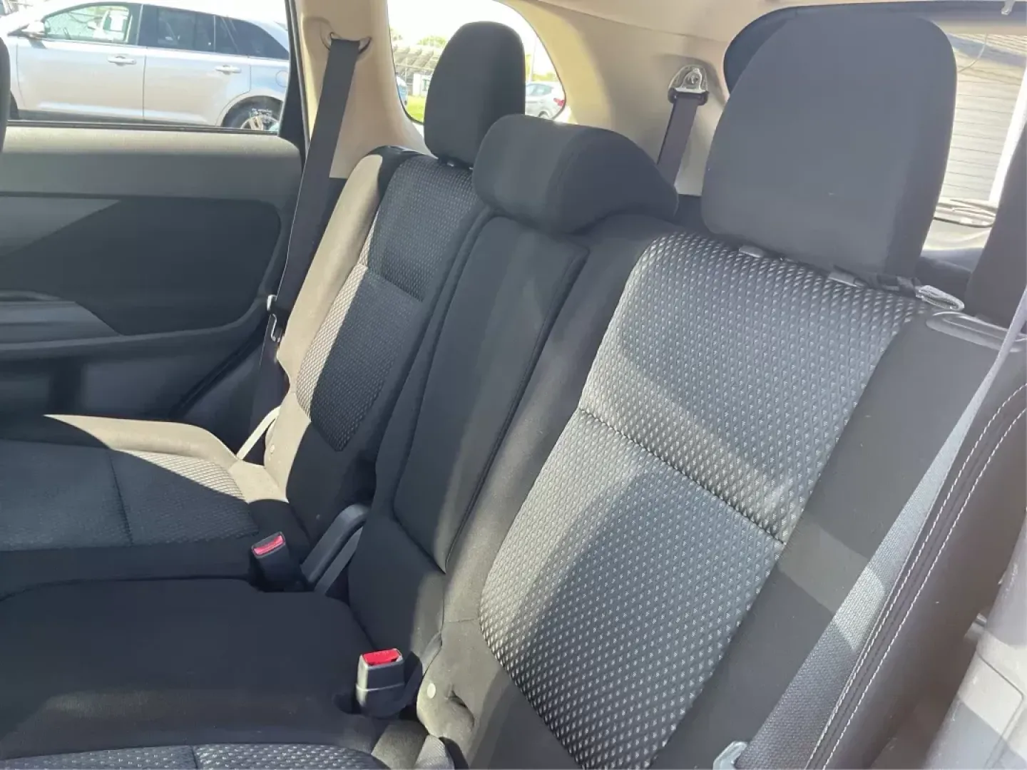 2017 Mitsubishi Outlander ES (JA4AD2A34HZ) with an 2.4L I-4 variable valve control engine, located at 1230 East Main St, Xenia, OH, 45385, (937) 908-9800, 39.688026, -83.910172 - **Discover the Perfect Family SUV: 2017 Mitsubishi Outlander ES at Advantage Car and Credit!**<br /> <br /> Are you on the hunt for a reliable family SUV that effortlessly adapts to your lifestyle? Look no further than the 2017 Mitsubishi Outlander ES at Advantage Car and Credit in Fairborn, OH. Thi - Photo#9